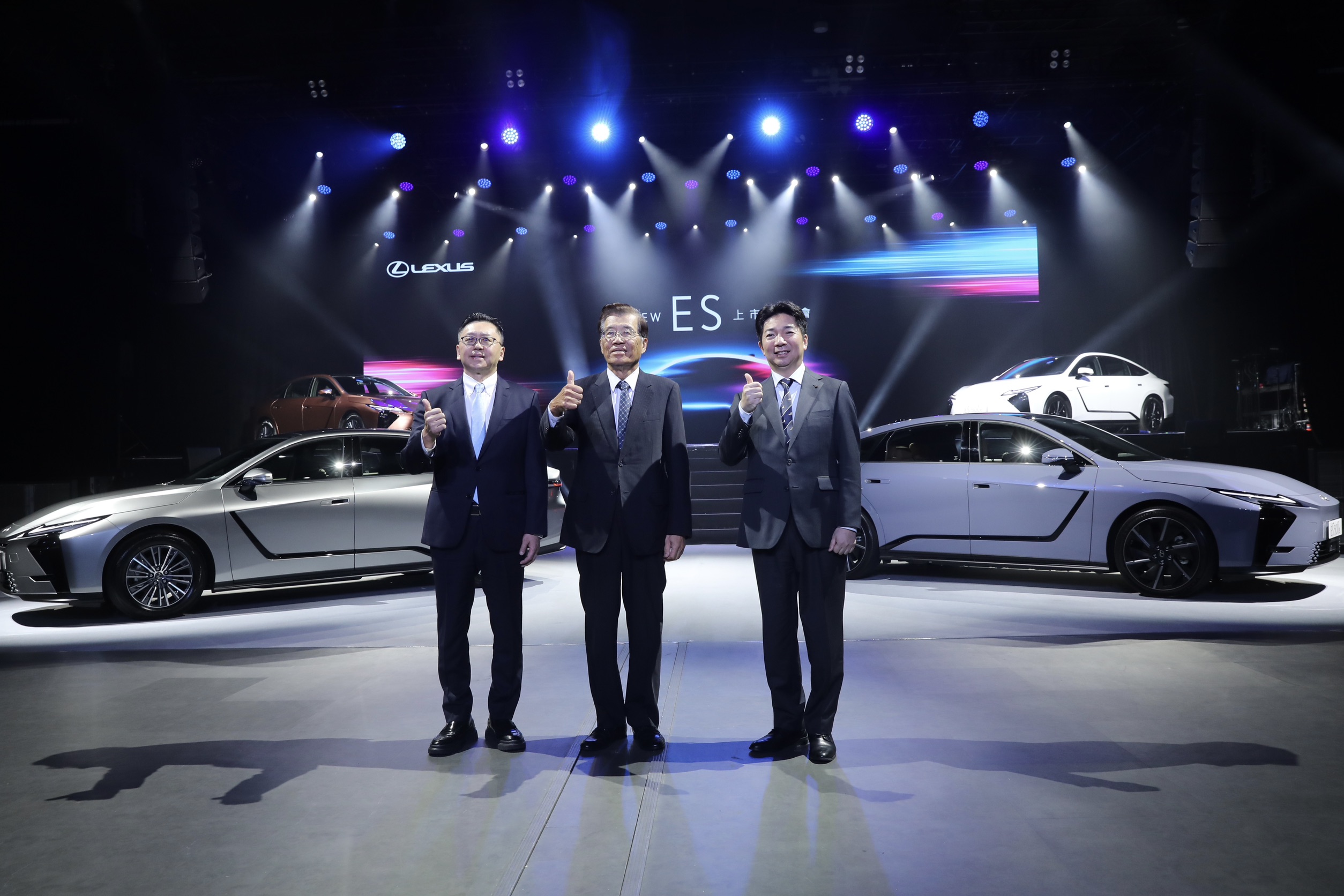 Lexus總代理和泰汽車今（28）日下午大陣仗發表全新大改款旗艦房車 ALL NEW ES。