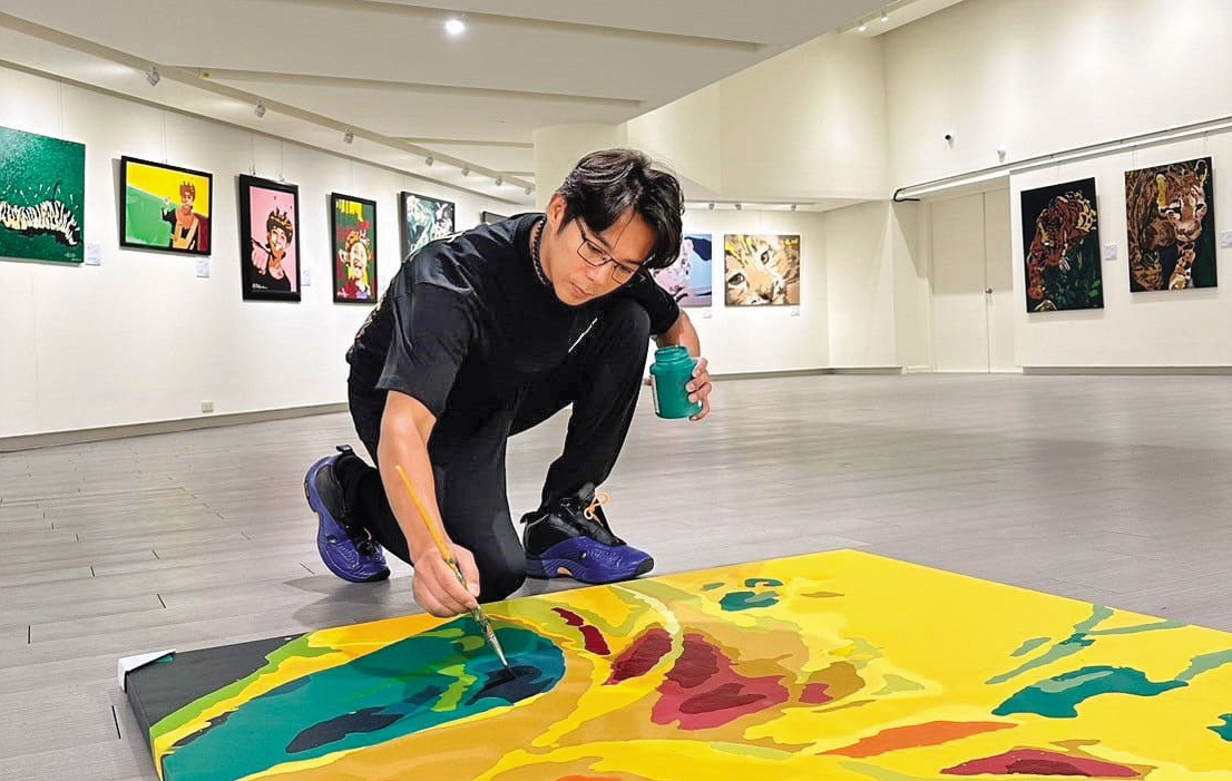 陳子強（圖）熱衷繪畫，曾在女友協助下辦多次畫展。（翻攝陳子強臉書）