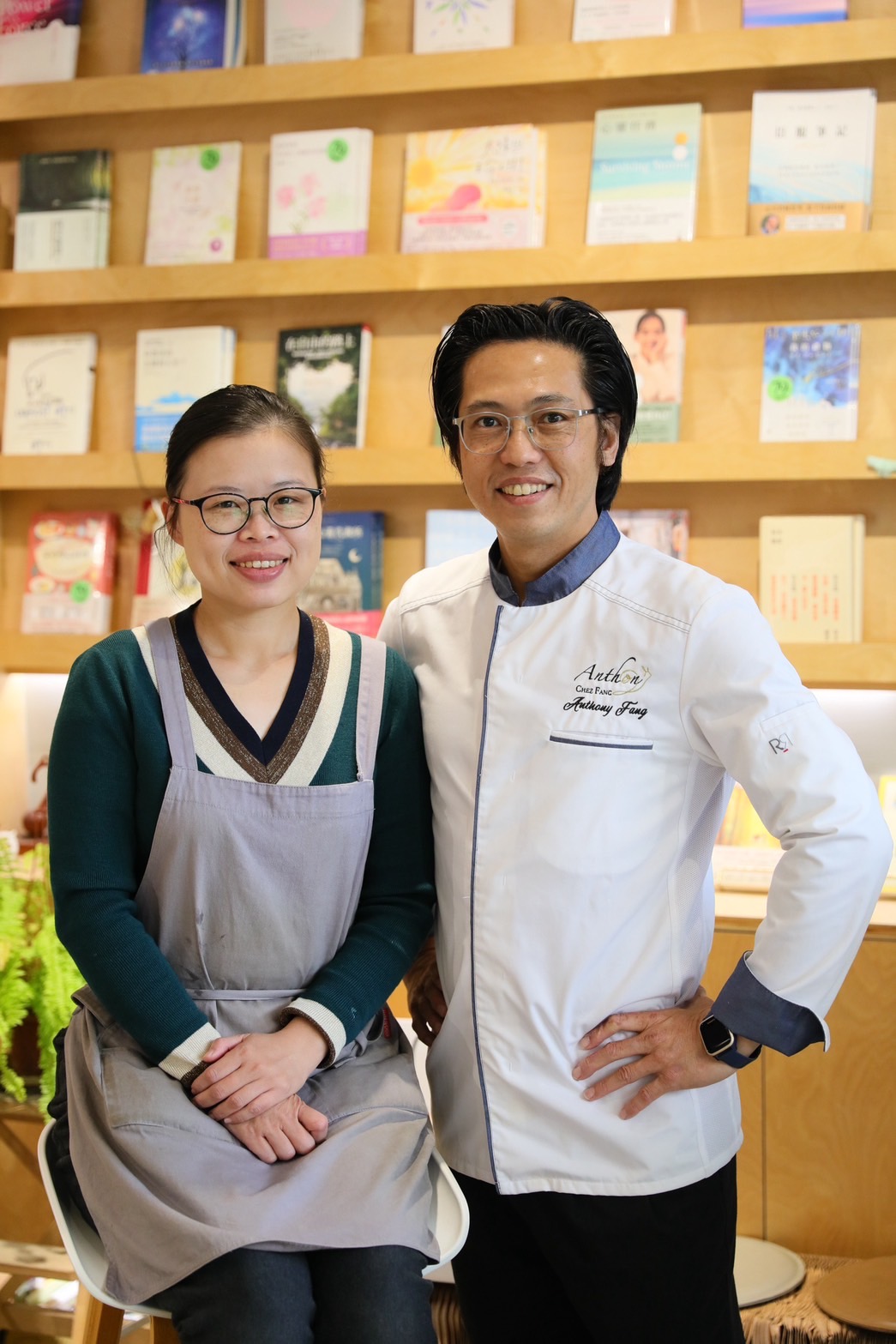 「Daily Sweet Thing 恬事」的老闆靖恬（左）與主廚安東尼（右），夫婦2人發揮所長、各司其職，讓百年老屋一次呈現多元面貌。