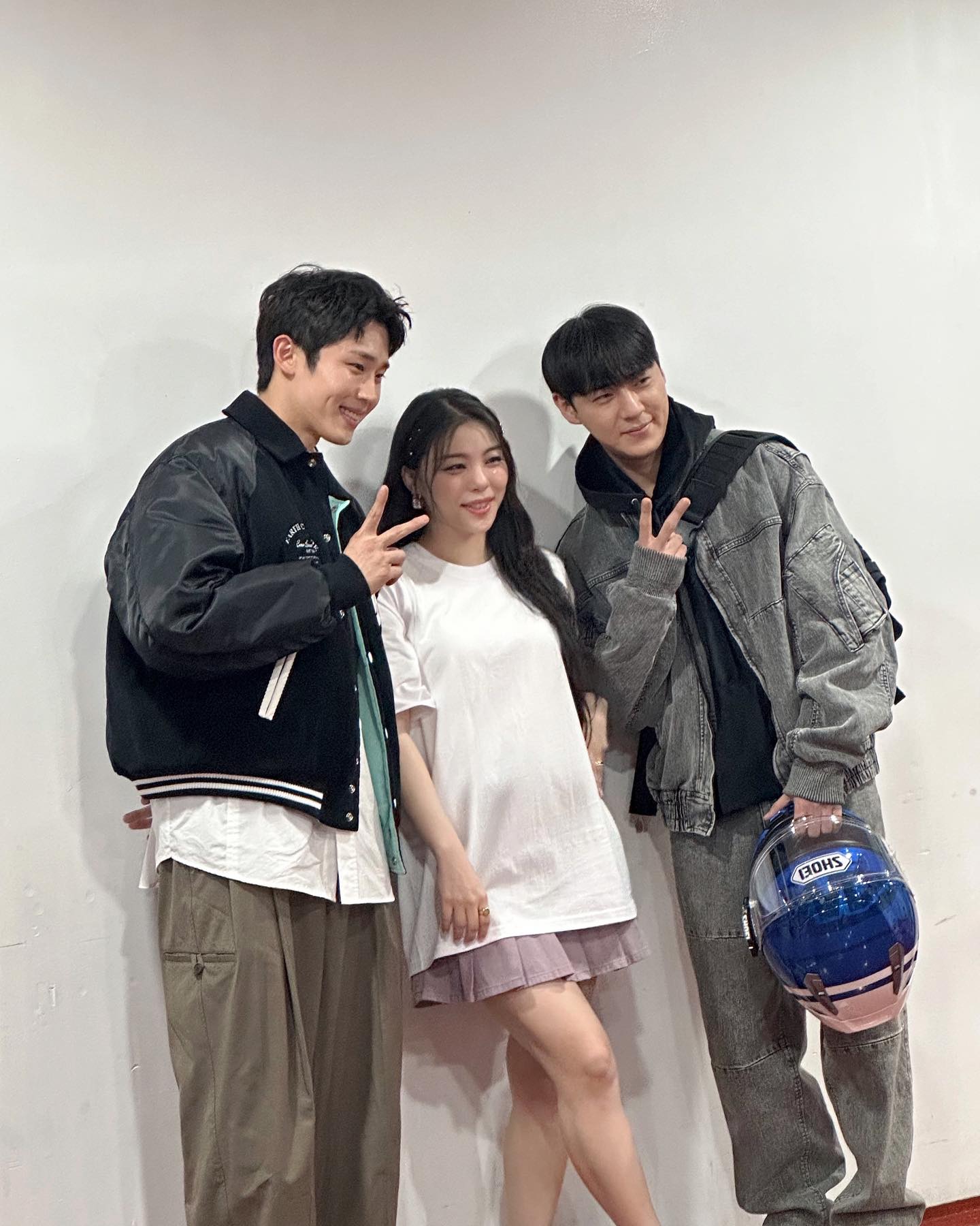 崔時訓（左）去年10月曾去看Ailee（中）演唱會，還與Ailee合照。（翻攝崔時訓 IG）