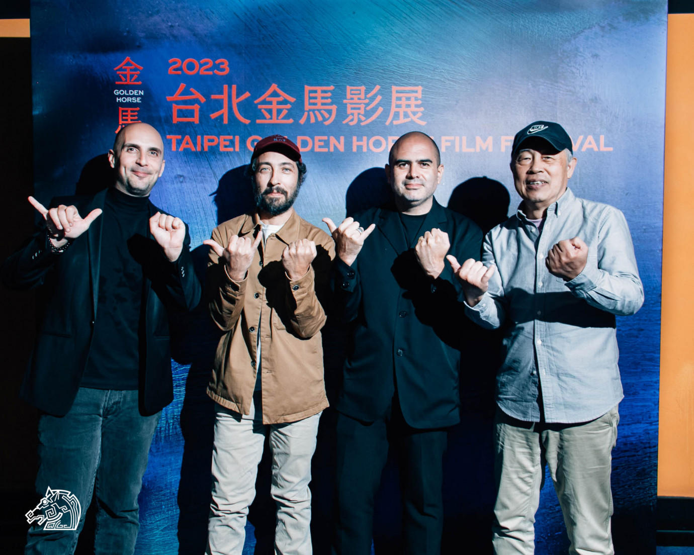 《血色之路》幕後工作人員於金馬影展期間合影，右起為音效師杜篤之、導演菲利培加貝茲、攝影指導西蒙內達坎吉羅和監製陳璽文。（翻攝自金馬影展粉絲專頁）