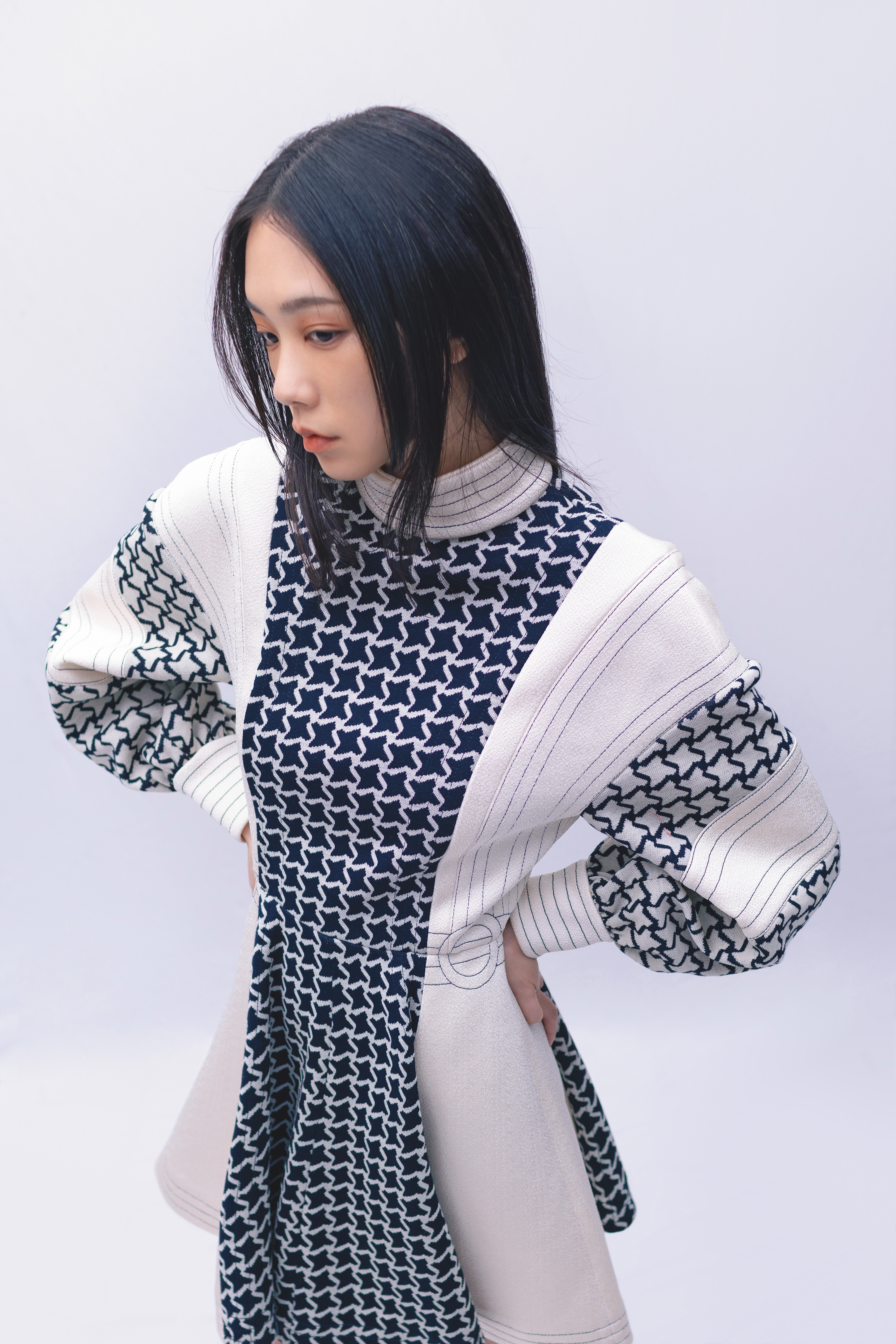 雙色拼接洋裝 價格店洽 by Louis Vuitton。