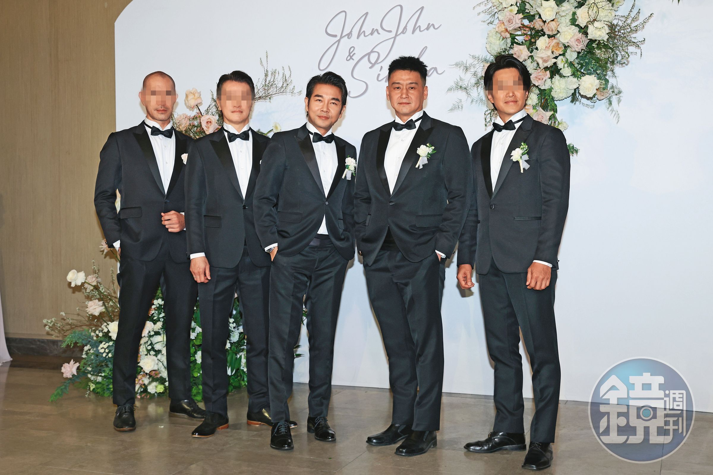 Jeremy（右1）上月底擔任陳志強的婚禮伴郎之一。