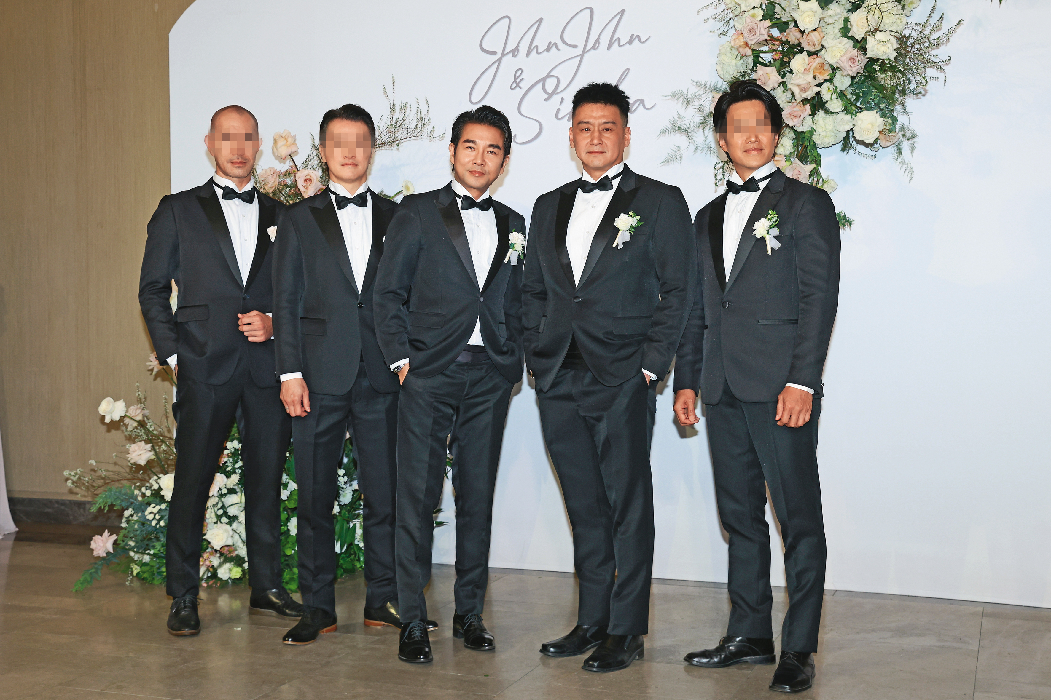 Jeremy（右1）上月底擔任陳志強的婚禮伴郎之一。