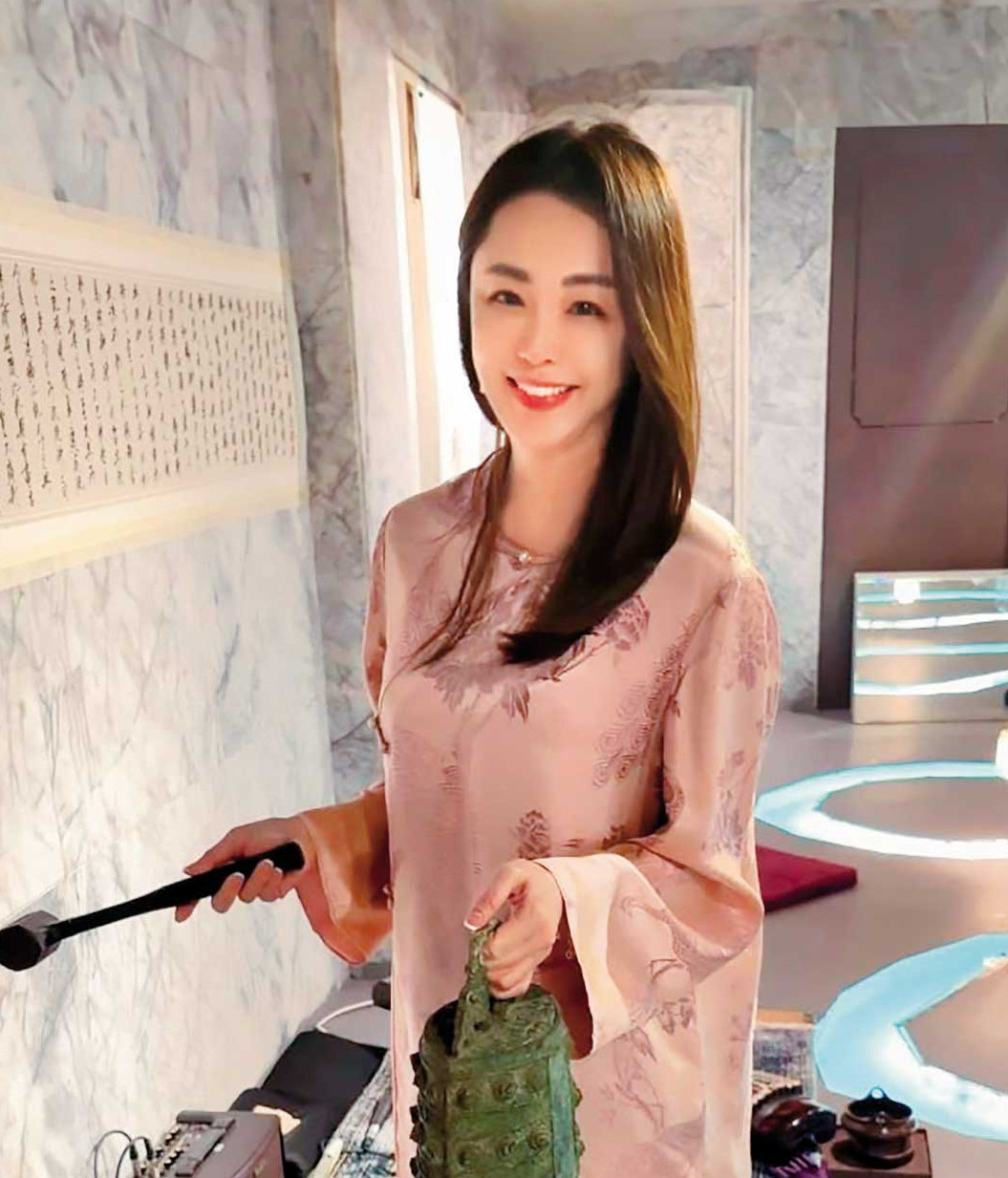 李婉鈺(圖)過去與劉建國也曾有一段情,在得知張庭綺遭掌摑後曾出面送暖安慰。(翻攝李婉鈺臉書)
