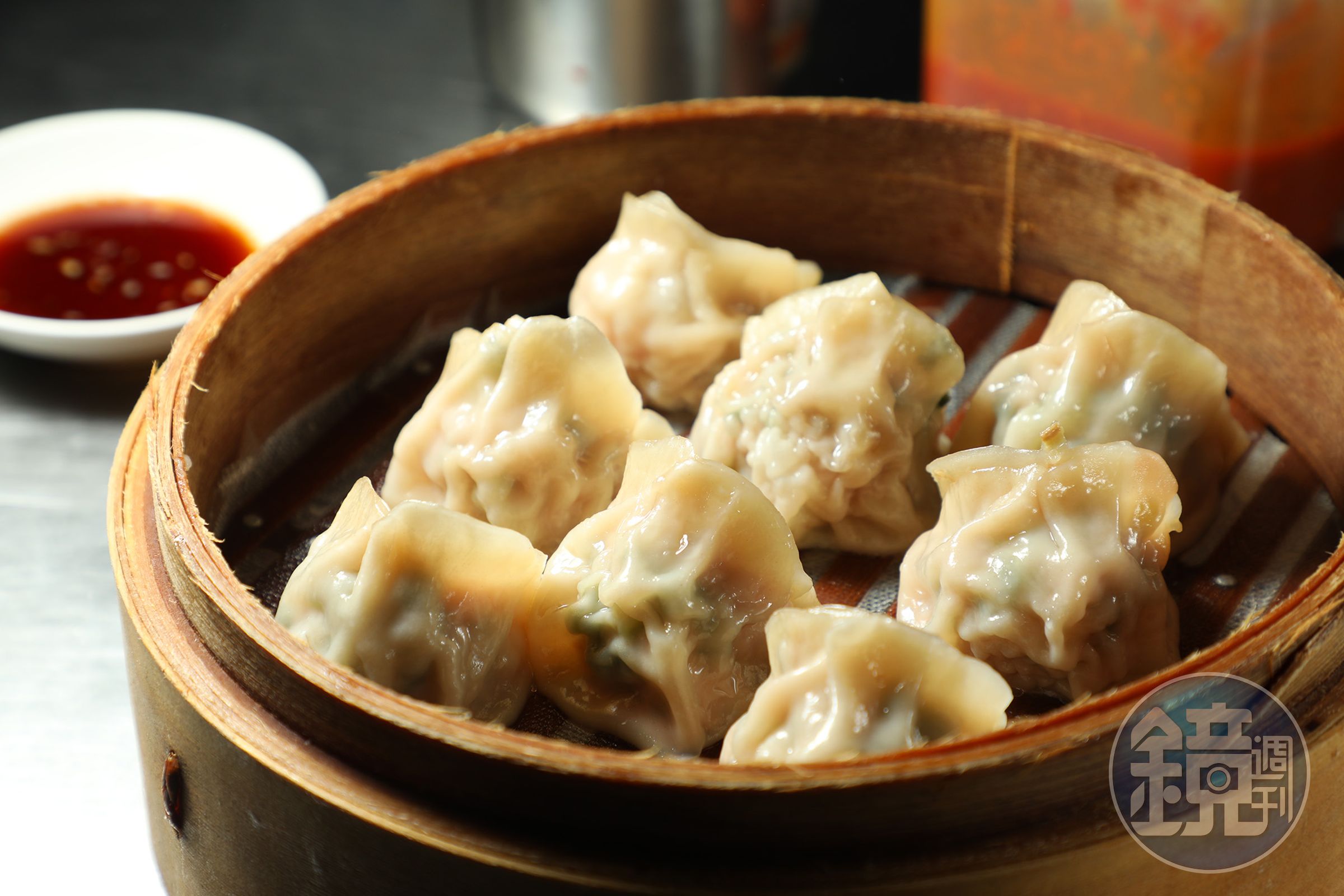 福記肉羹蒸餃是恆春的排隊名店，只專精做好兩款小吃。