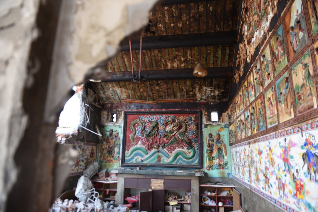 三王宮原本擁有北台灣重要彩繪瓷磚力固公司的作品，一樣遭到拆除殆盡。（蕭文杰提供）