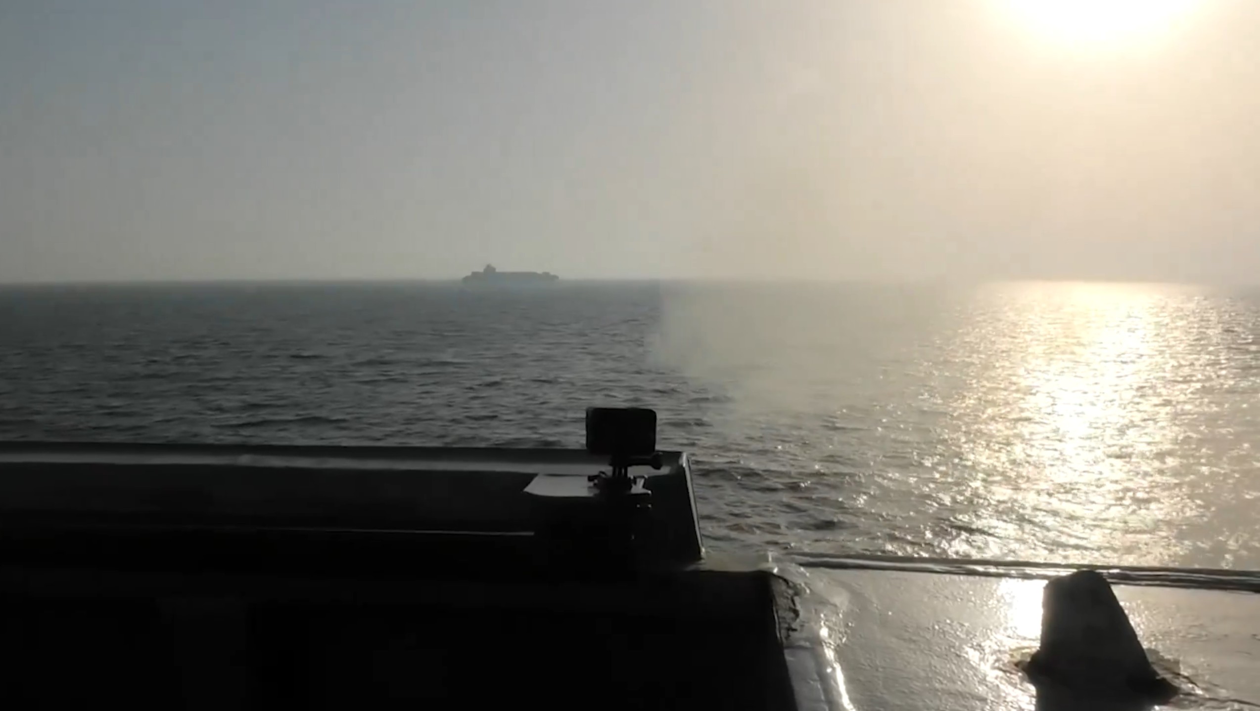 美軍公布開火畫面。（翻攝X@CENTCOM）