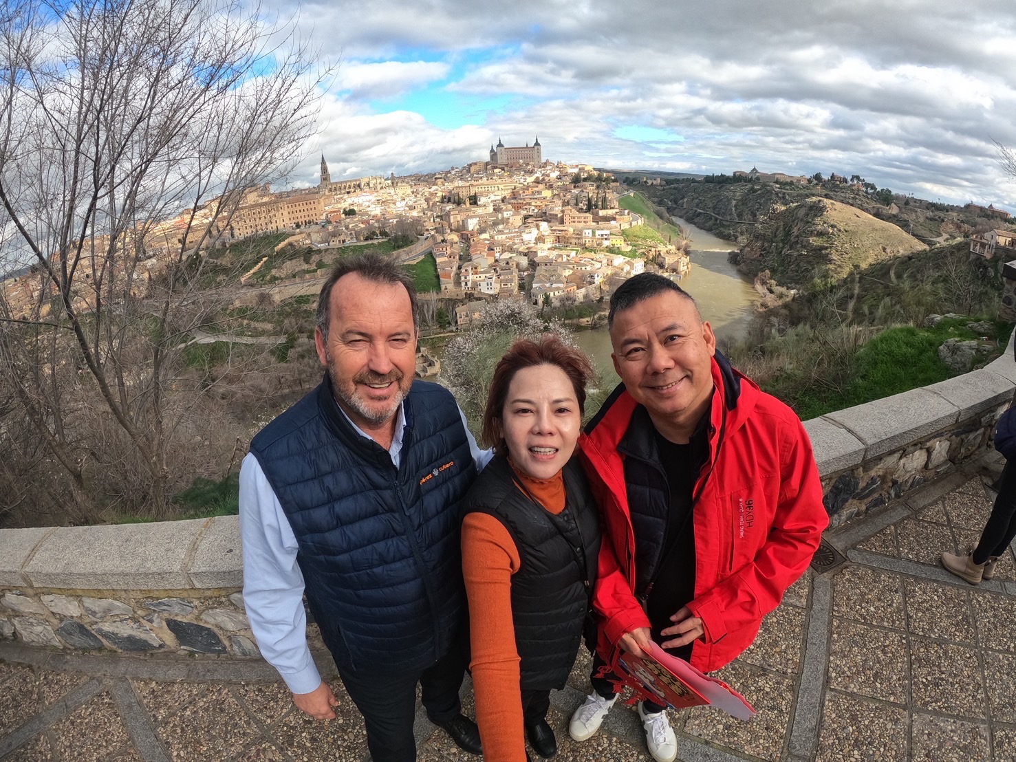 藝人 錦雯近日飛往西班牙旅行散心,在社群分享沿途壯麗風景與藝術文化,直呼是一趟身心都被療癒的旅程。(民視提供)