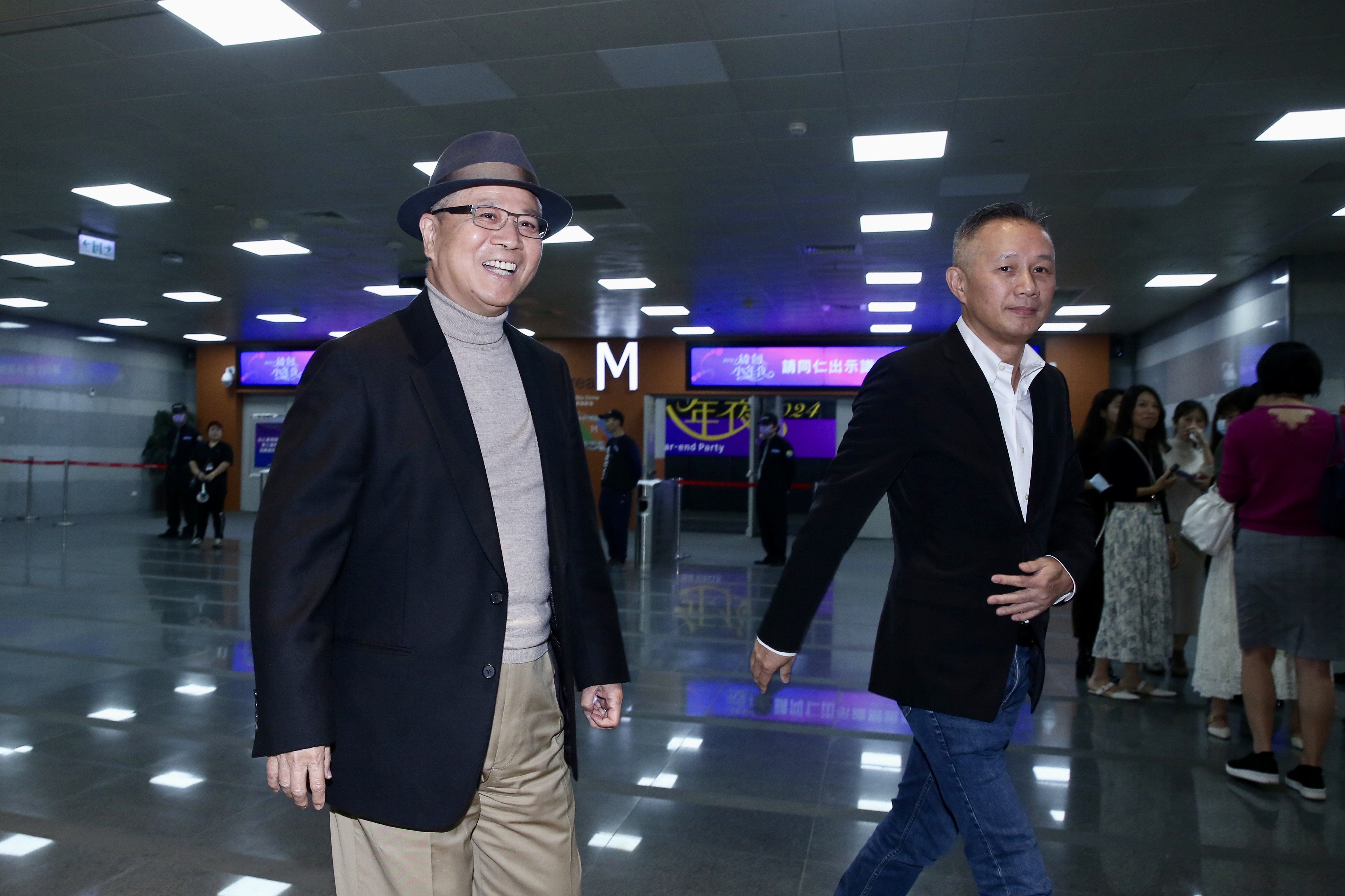 緯創斥57億建印度新廠，林憲銘（左）透露不排除未來在地製造PC。