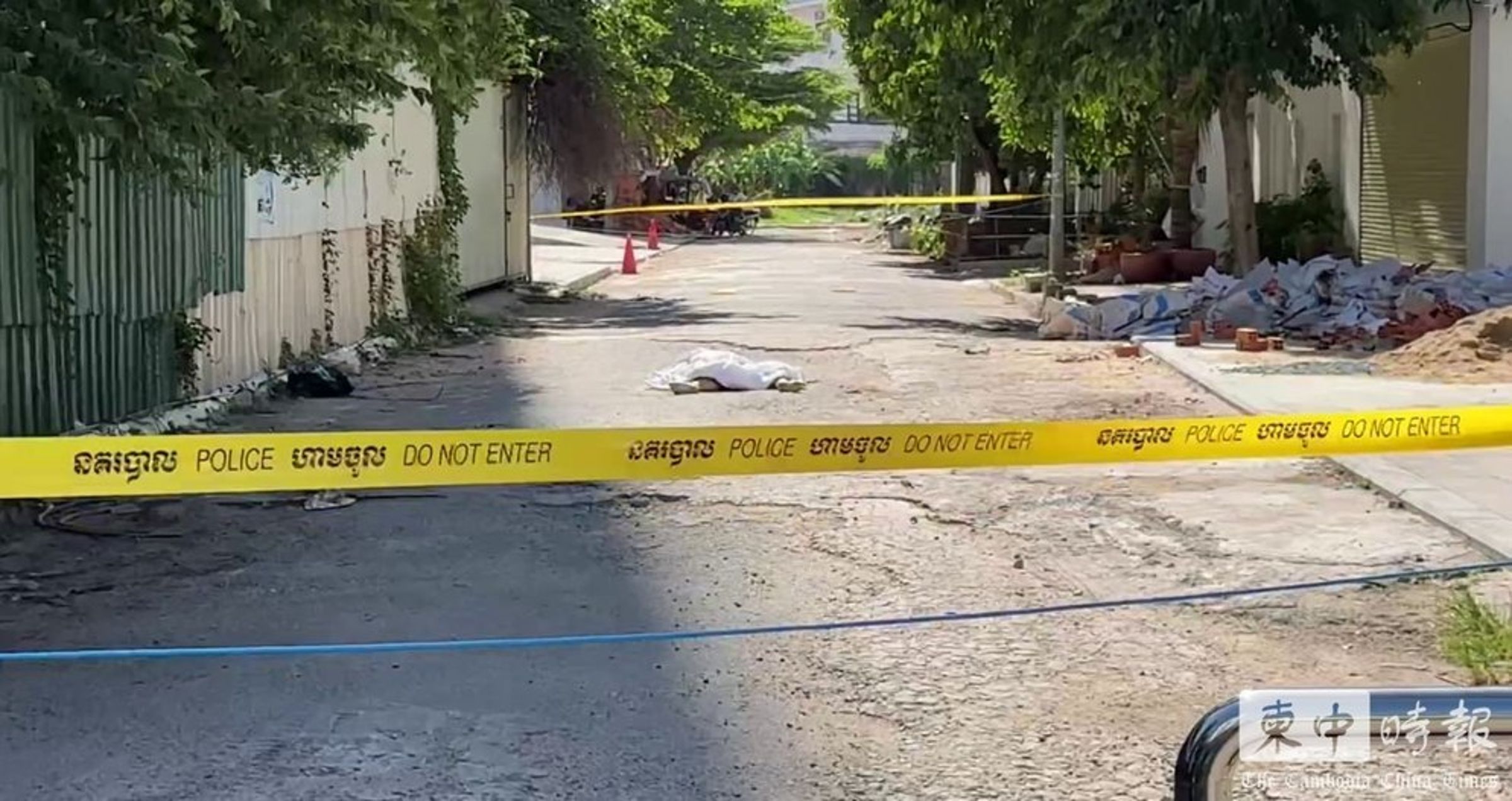 25歲李姓台灣男子在金邊一處公寓墜樓而亡。(翻攝自柬中時報)