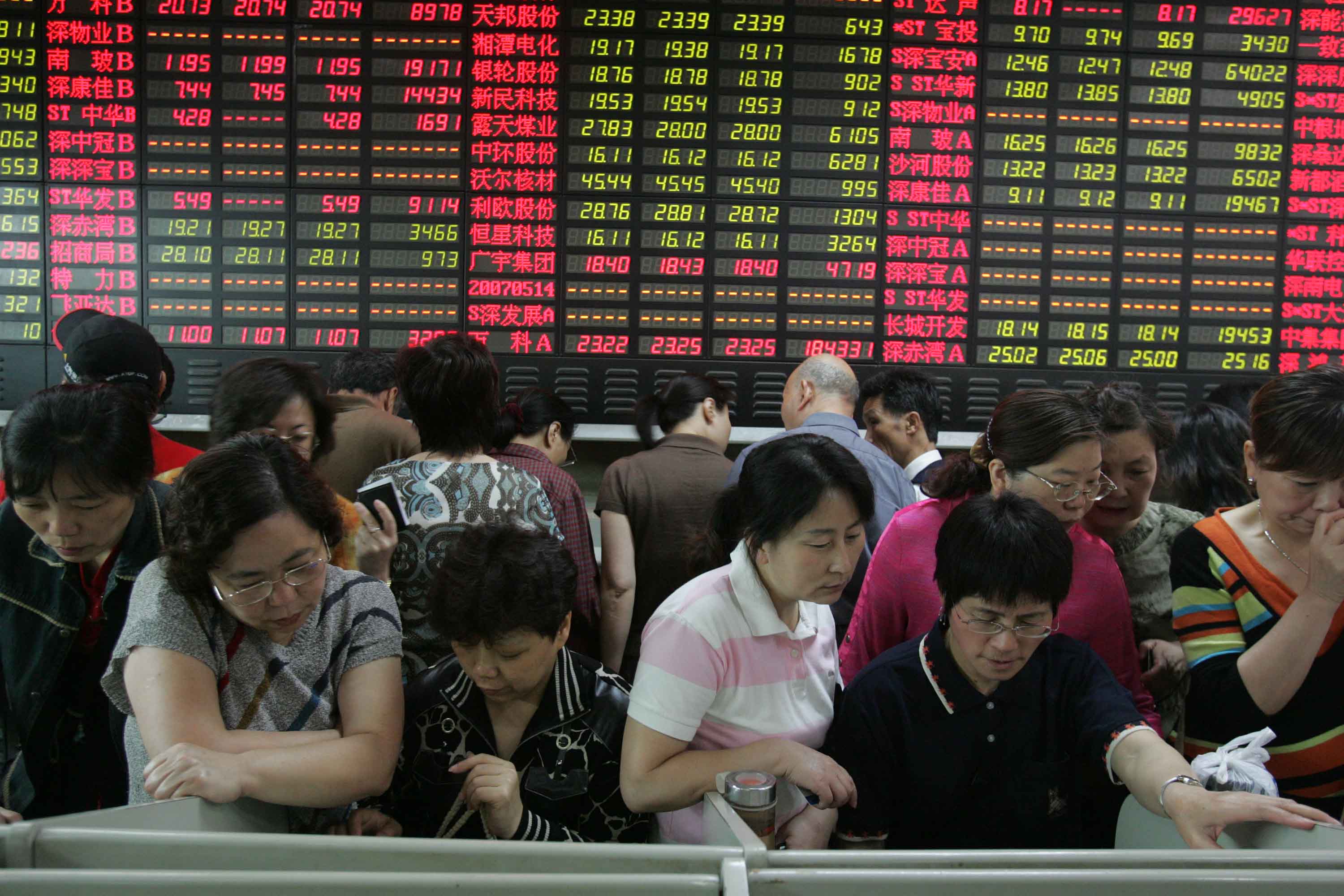 中國經濟動能回升、政策力挺內需且資金回流，激勵陸港股上漲。（東方IC）