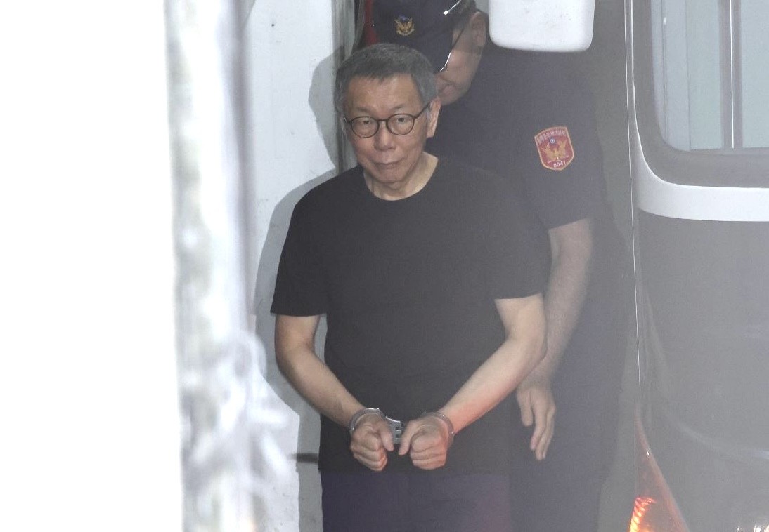 柯文哲今退庭後又突然暴怒開嗆檢察官。（鏡報李智為）