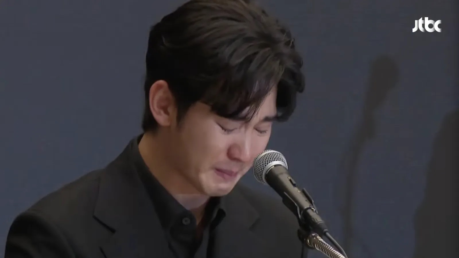 金秀賢澄清記者會，越講火燒越大。（翻攝自網路）