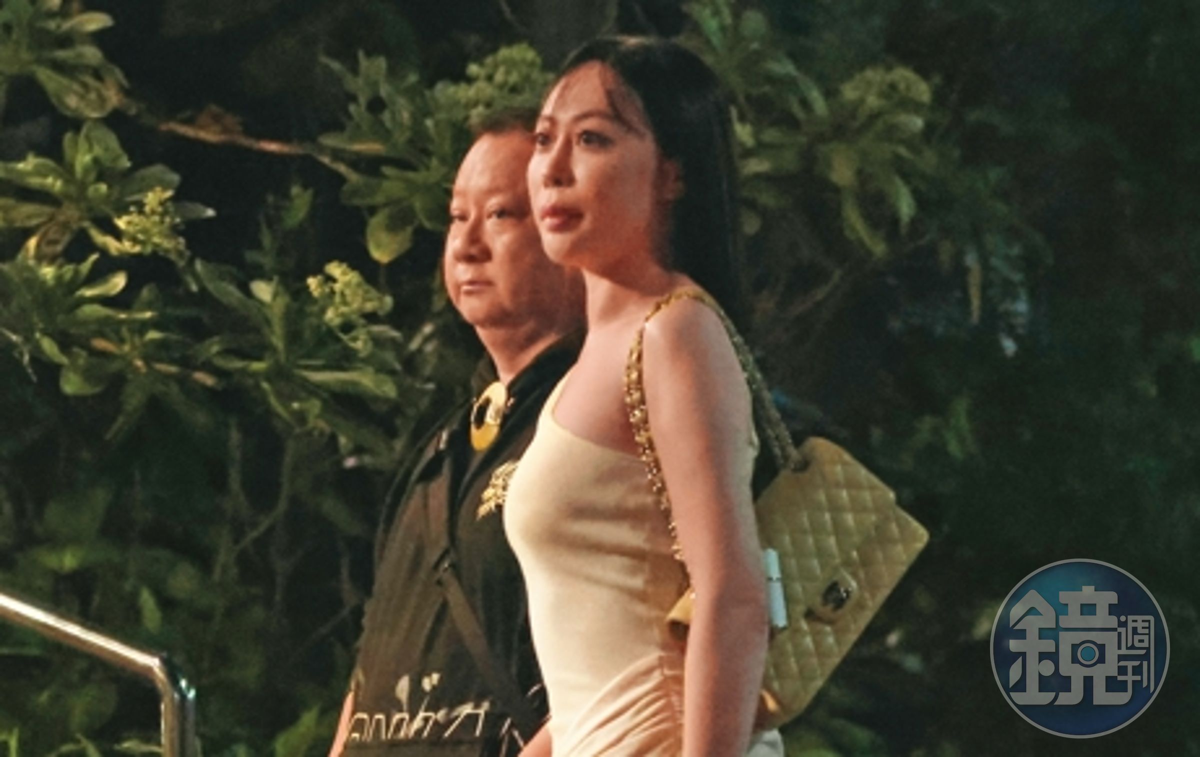 李雅楹(右)和宣昶有(左)形影不離,相處神態自然並且從容。