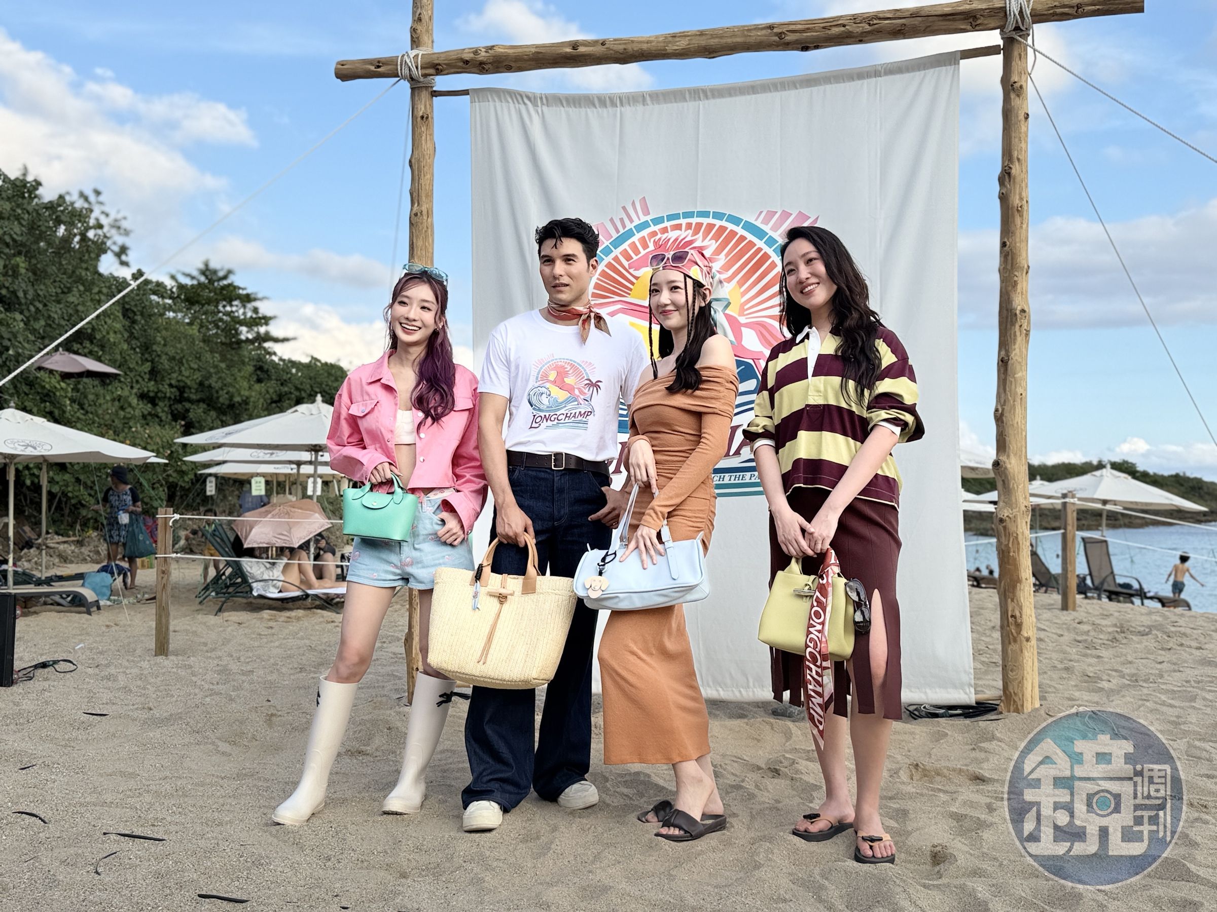 （左起）陳華、鳳小岳、郭雪芙、Melinda聯袂出席「La Plage Longchamp 瓏驤海灘俱樂部」活動。