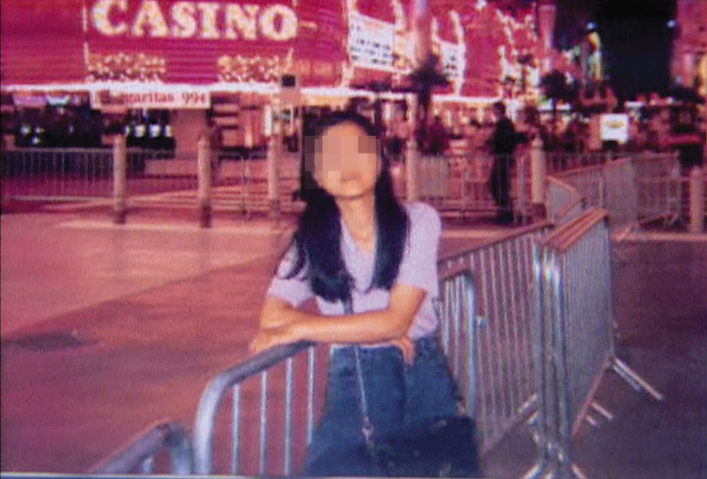 鍾男等人以接洽萬份夾報廣告生意為由,誘騙錢女(圖)出門,強盜殺害並棄屍公墓。(翻攝畫面)