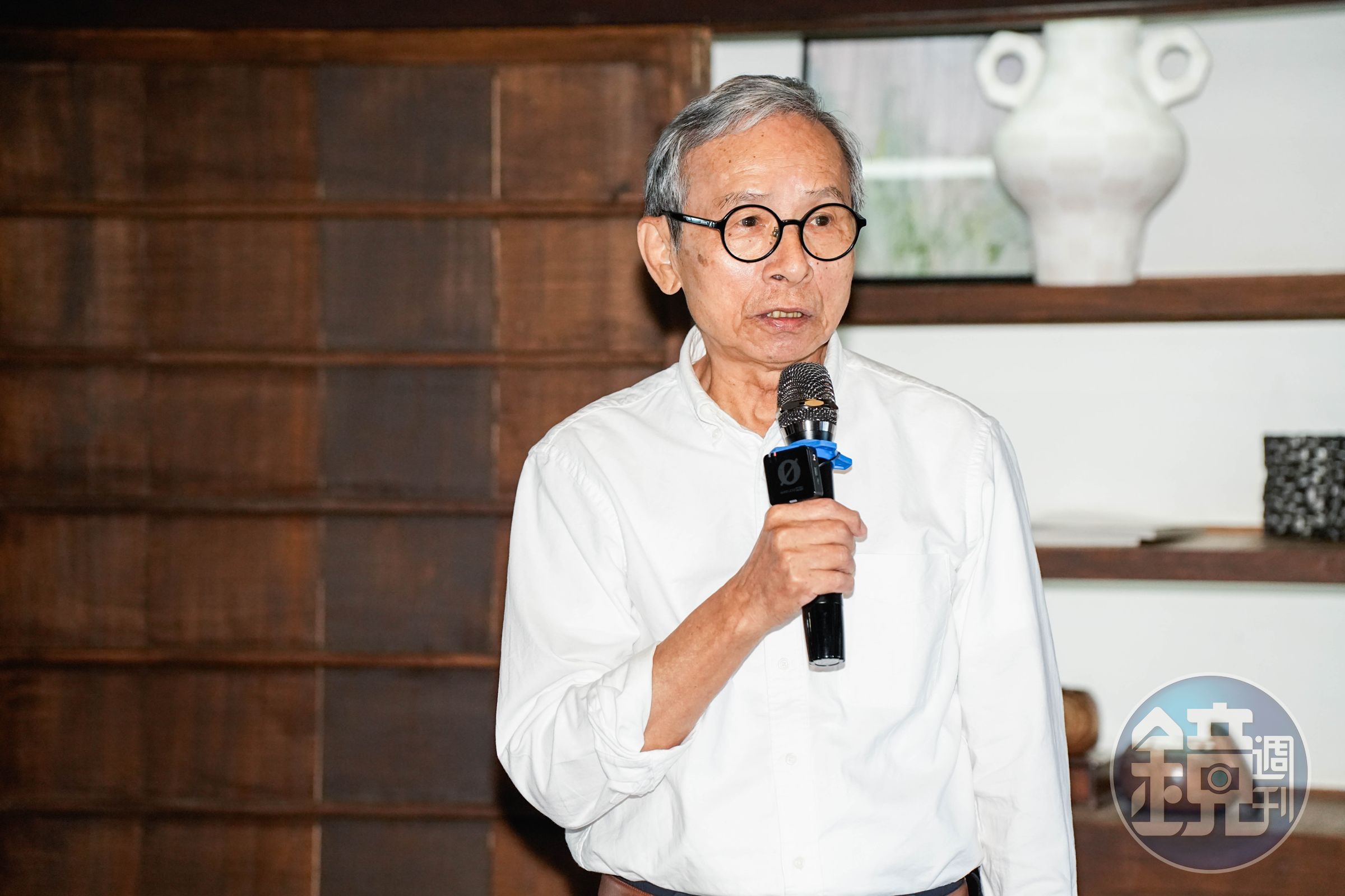 吳念真最近和柯一正在學唱歌,被問是否在明年《人間條件一》音樂劇唱兩句,他連忙否認。