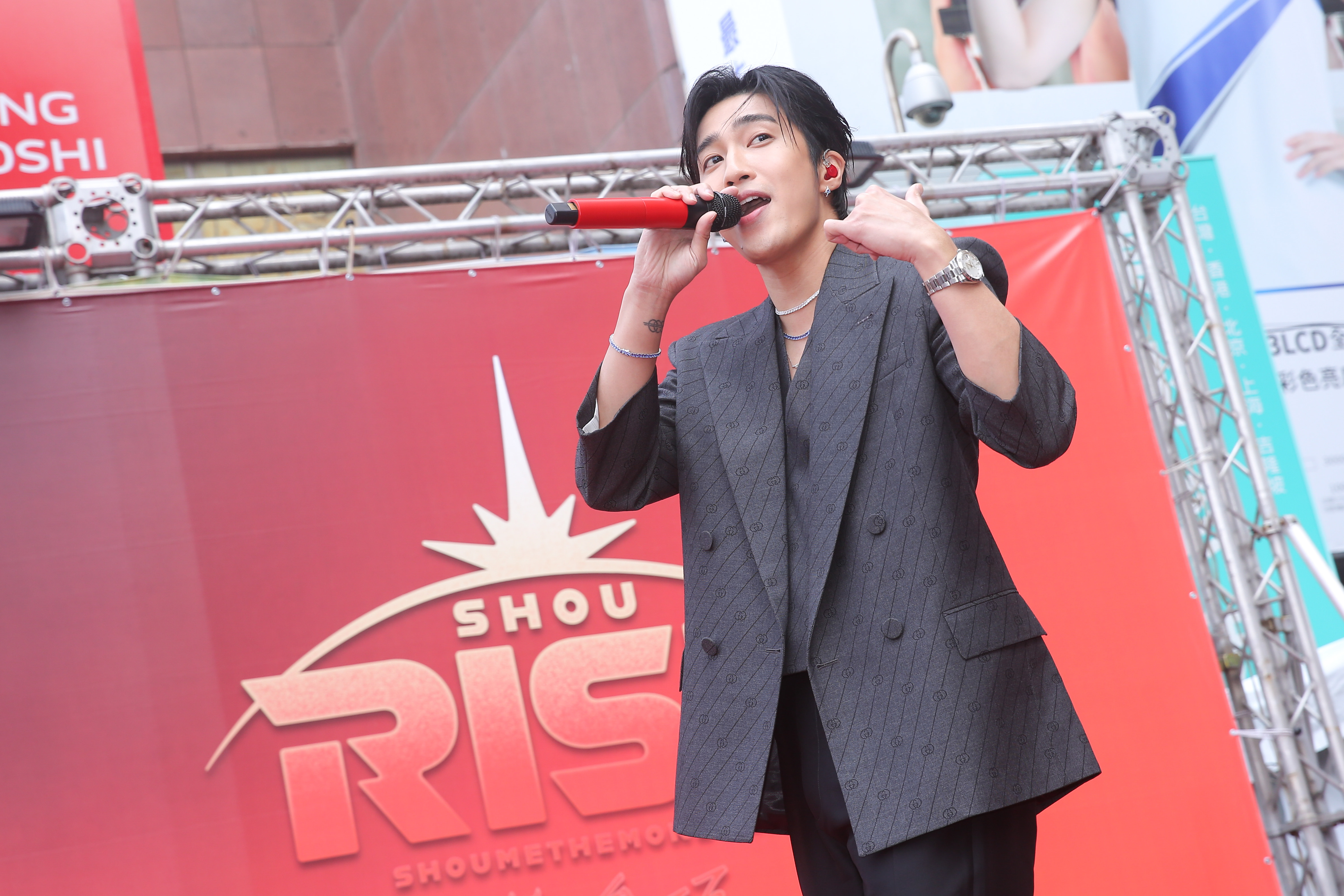 婁峻碩舉辦簽唱會。