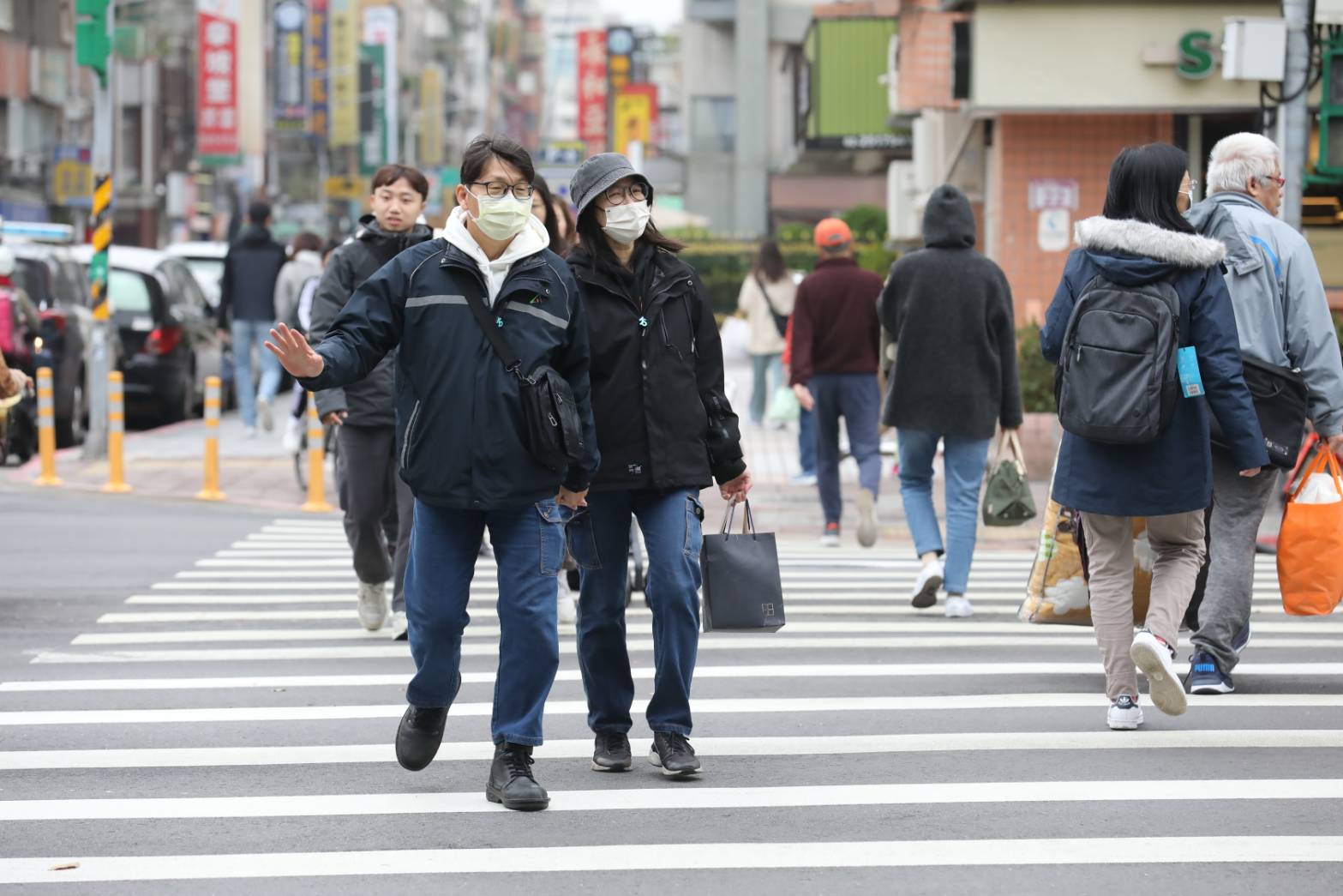 寒流來襲,影響今(21日)至下週三(24日),週二(23日)以前水氣偏多,北部、宜蘭1,000到1,500公尺以上高山有望降雪。