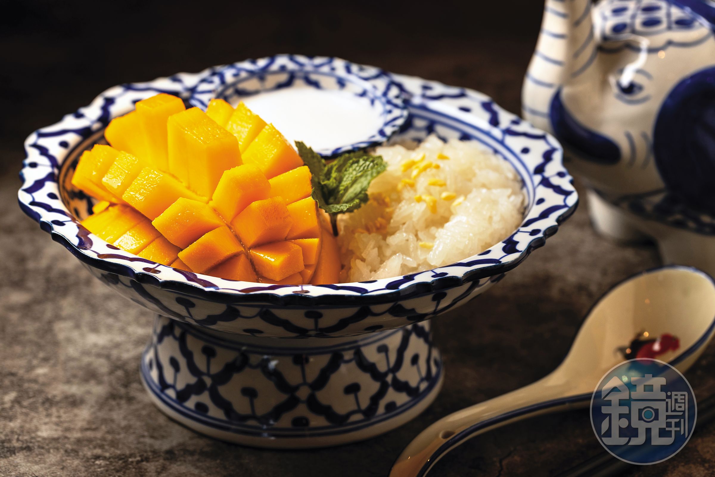 季節限定,淋上可口椰奶的「芒果糯米飯」,令人忘記澱粉量的攝入,無縫接軌鹹食停不下口。(199元/份)