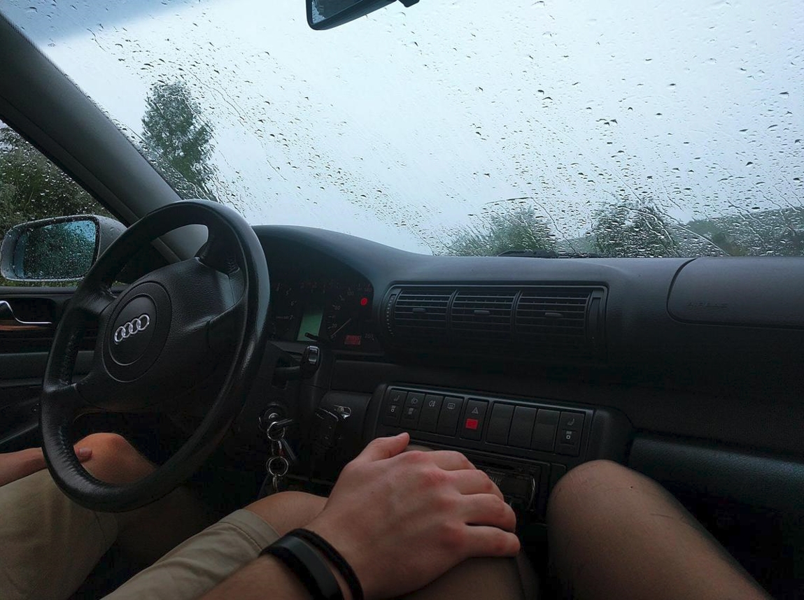 漢來少東侯淳淯偷吃人妻祕書，婚外情曝光後，小三被資遣後轉當直播主。（示意圖 pexels）