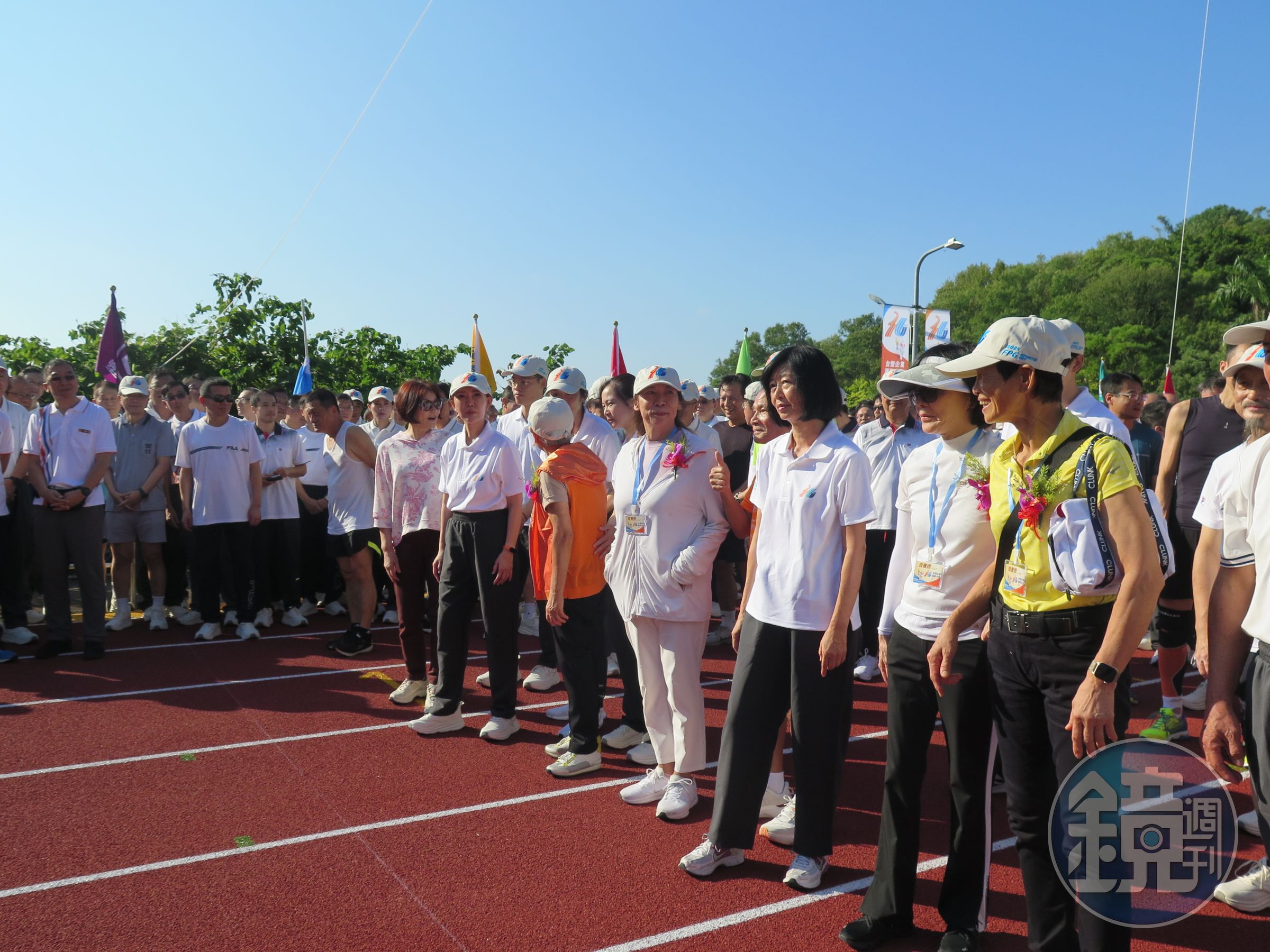 台塑運動會的主管5,000公尺慢跑活動,今年由總裁吳嘉昭鳴槍,台塑管理中心常委王瑞華、王瑞瑜上場。