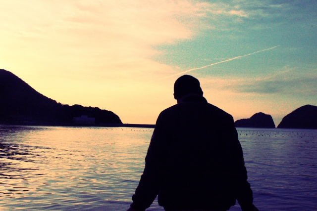 一名中國籍妻子因涉嫌妨害風化遭遣返，與台灣丈夫失聯20年，最終人夫訴請離婚。（示意圖，photoAC）