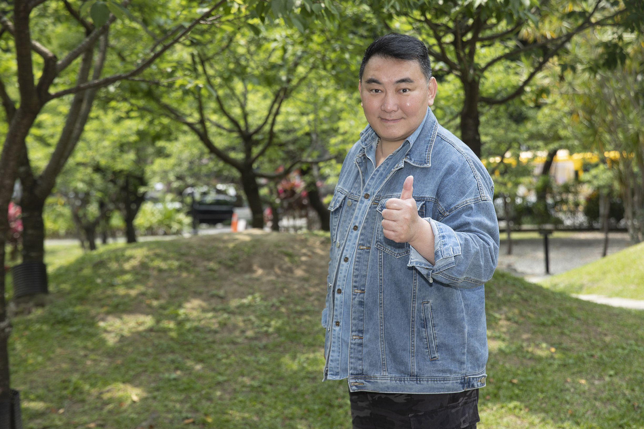 徐亨因生病，現在體重約100公斤，身上還背了約3000萬負債。（欣代唱片提供）