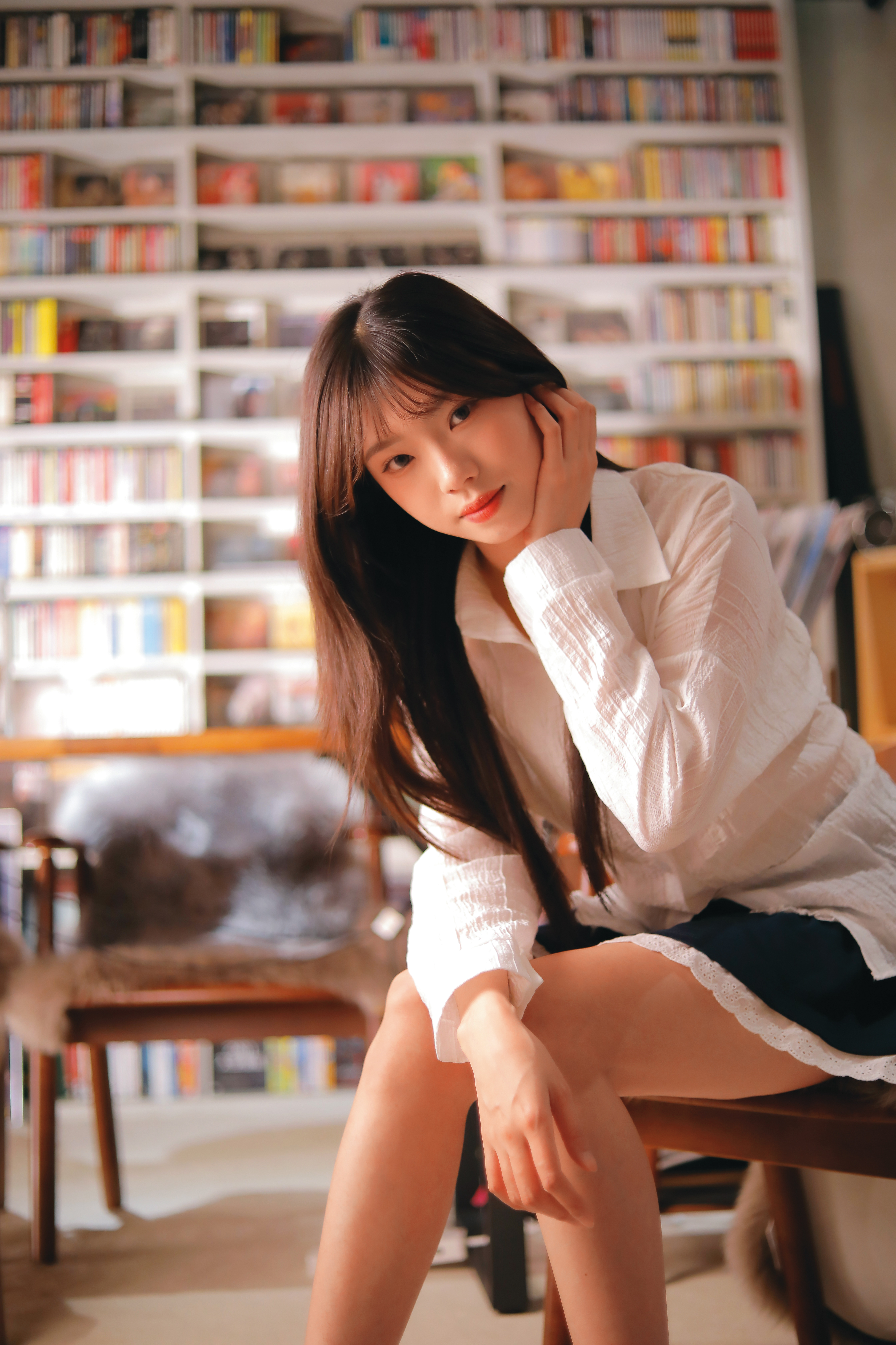 大學時期自學舞蹈,安汝因此有機會成為五月天、丁噹等人演唱會的舞者。