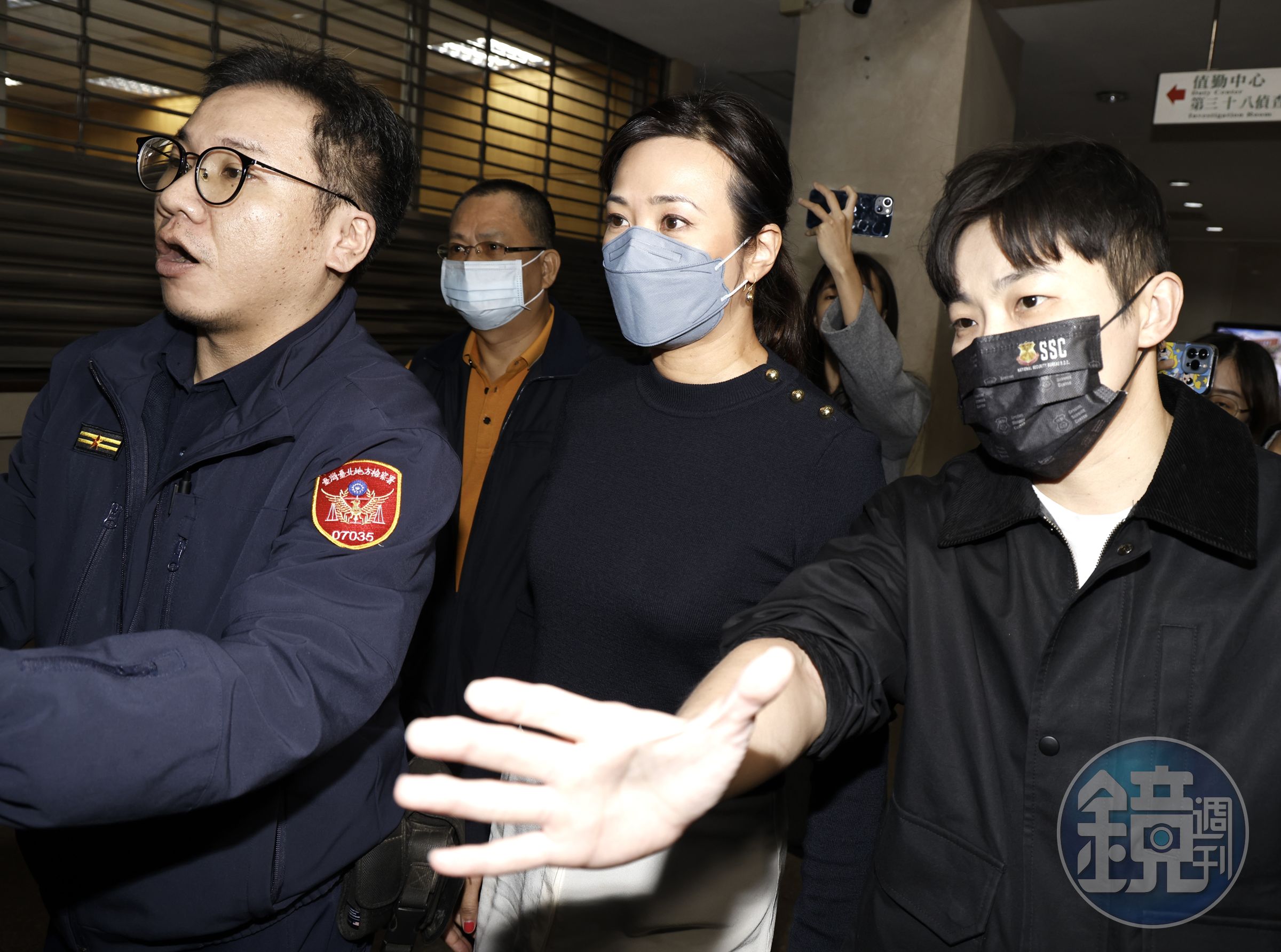 吳欣盈（中）提告要求超基因生技公司返還臍帶血四寶及種原幹細胞。（本刊資料照）
