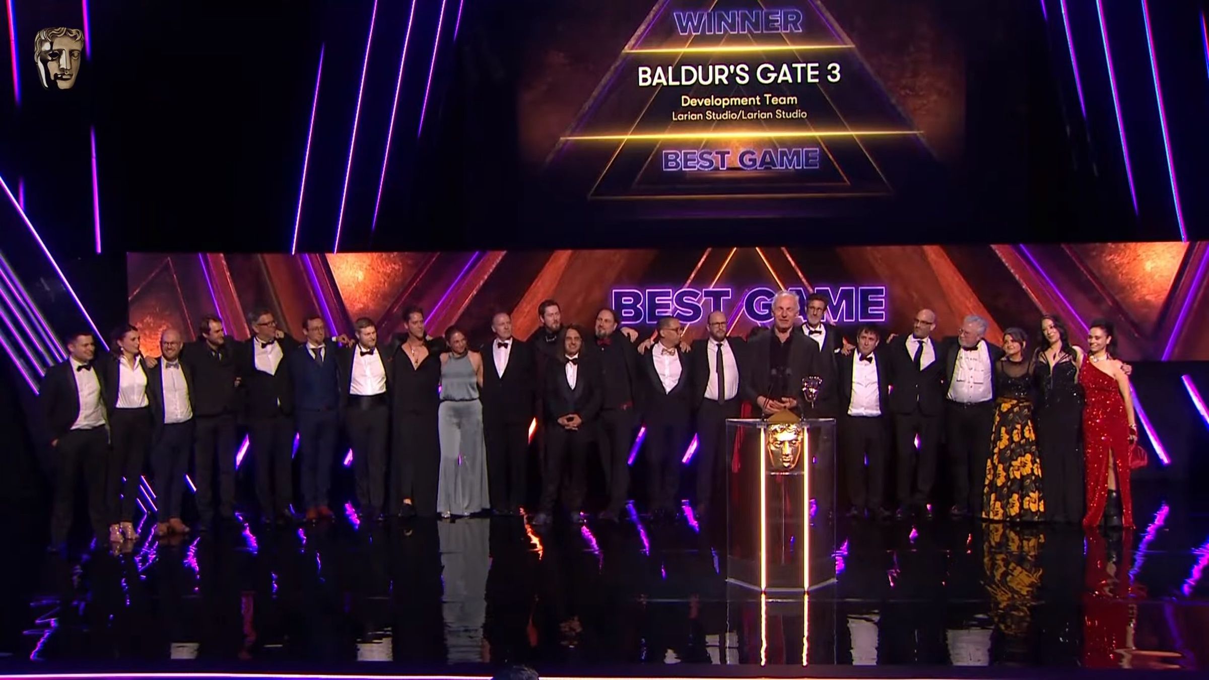 《柏德之門 3》(Baldur's Gate 3)於英國電影和電視藝術學院遊戲獎 (Bafta Game Awards)獲頒最佳遊戲等五項大獎。(翻攝自BAFTA YouTube頻道)