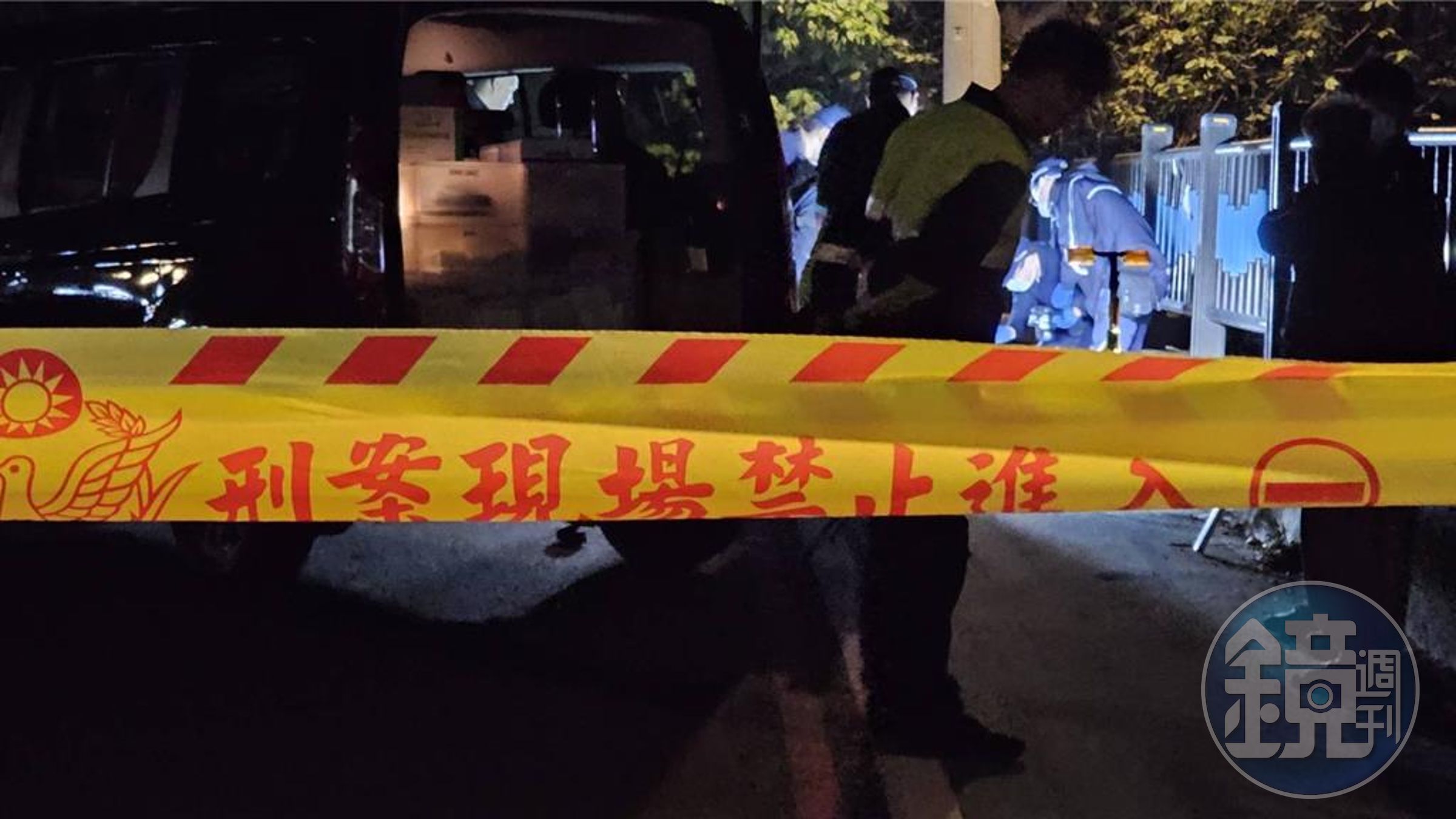 患有小兒麻痺的黃姓男子遭87歲老父親棄屍溪中,警方在埔心溪畔尋獲遺體,檢方今日進行相驗。(翻攝畫面)