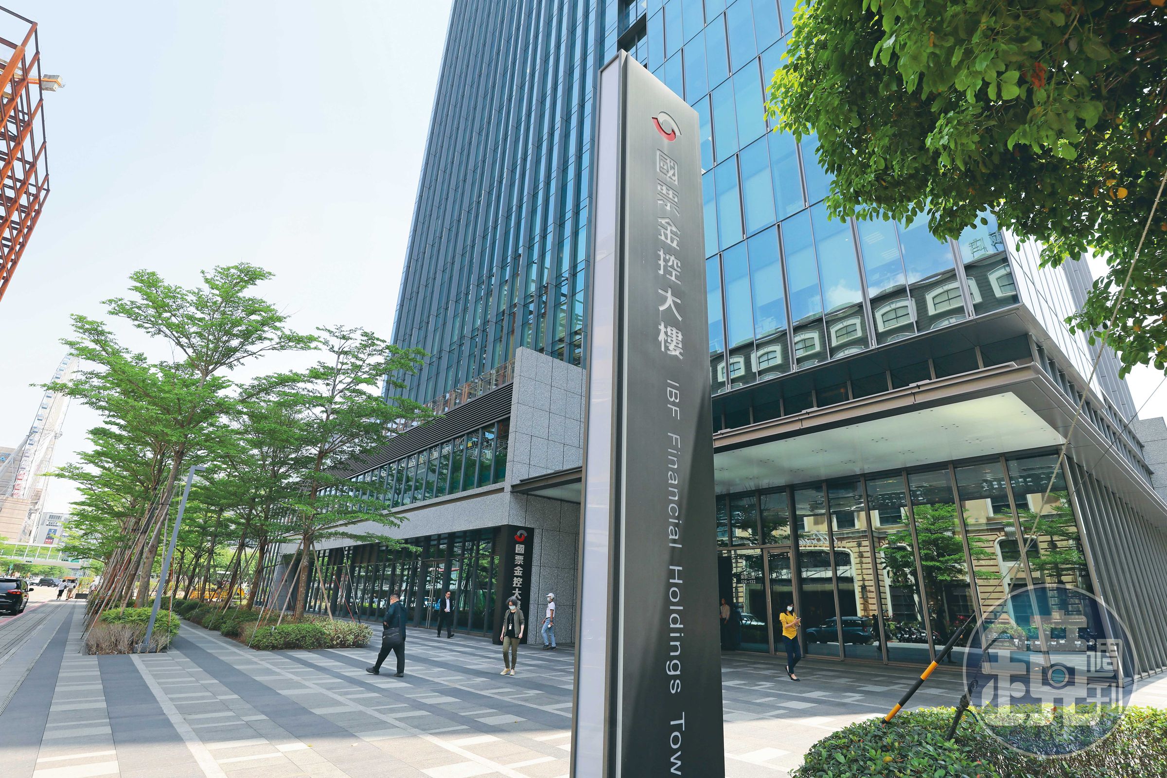 在13家金控中市值最低的國票金控，長年來因二大股東交鋒不斷，成為關注焦點。