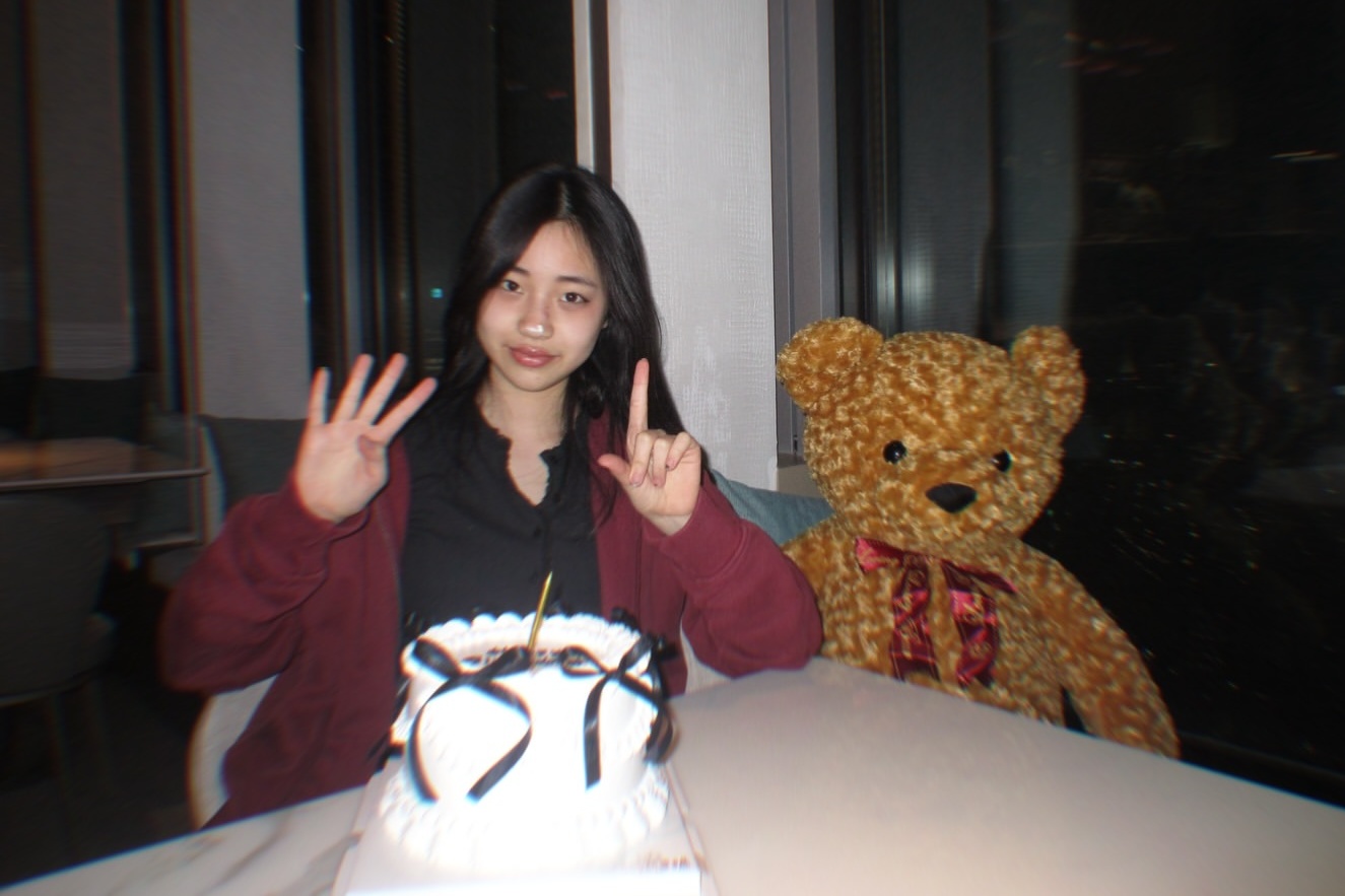 許老三慶祝14歲生日,在社群分享多張照片。(翻攝自IG@alice_hsuuu)