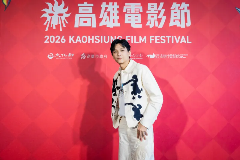 文青男神自爆14歲壓帽激似周杰倫　盧鎮業扮廚師左撇子硬練右手刀掛彩見血 