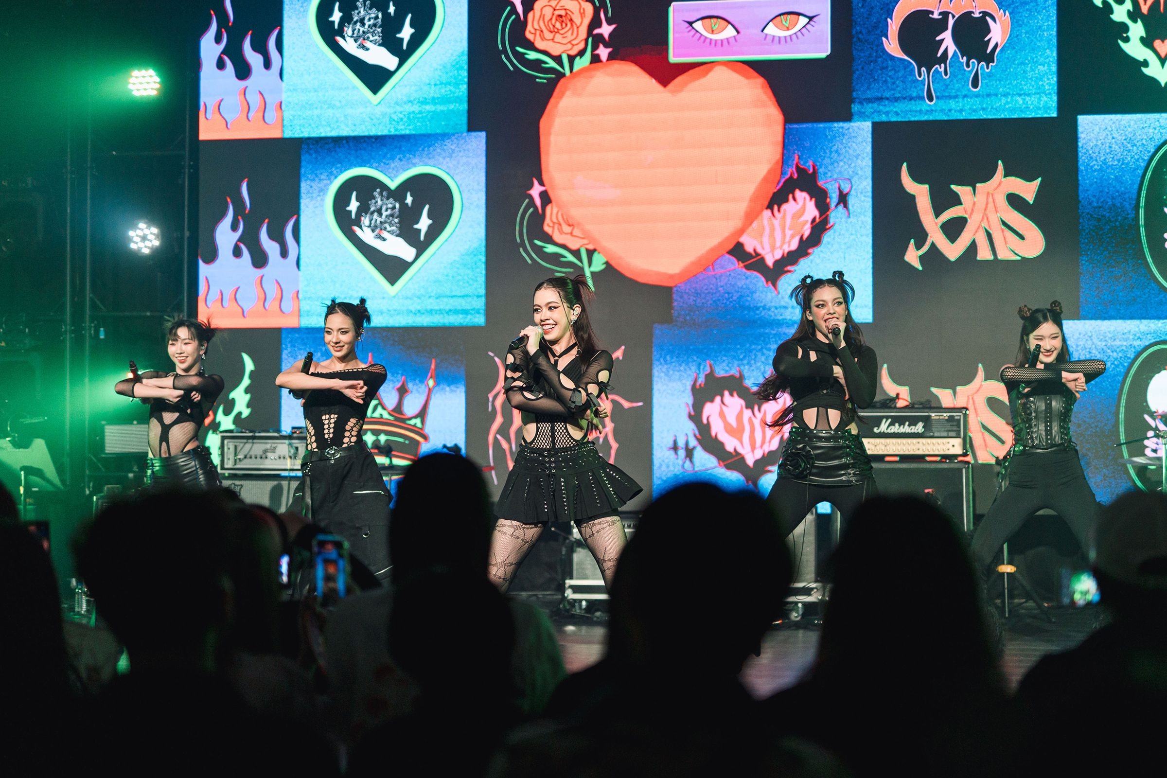 「2024 GMA金曲國際音樂節」系列活動,金曲SHOWCASE邀來泰國VIIS女團演出。(台視提供)