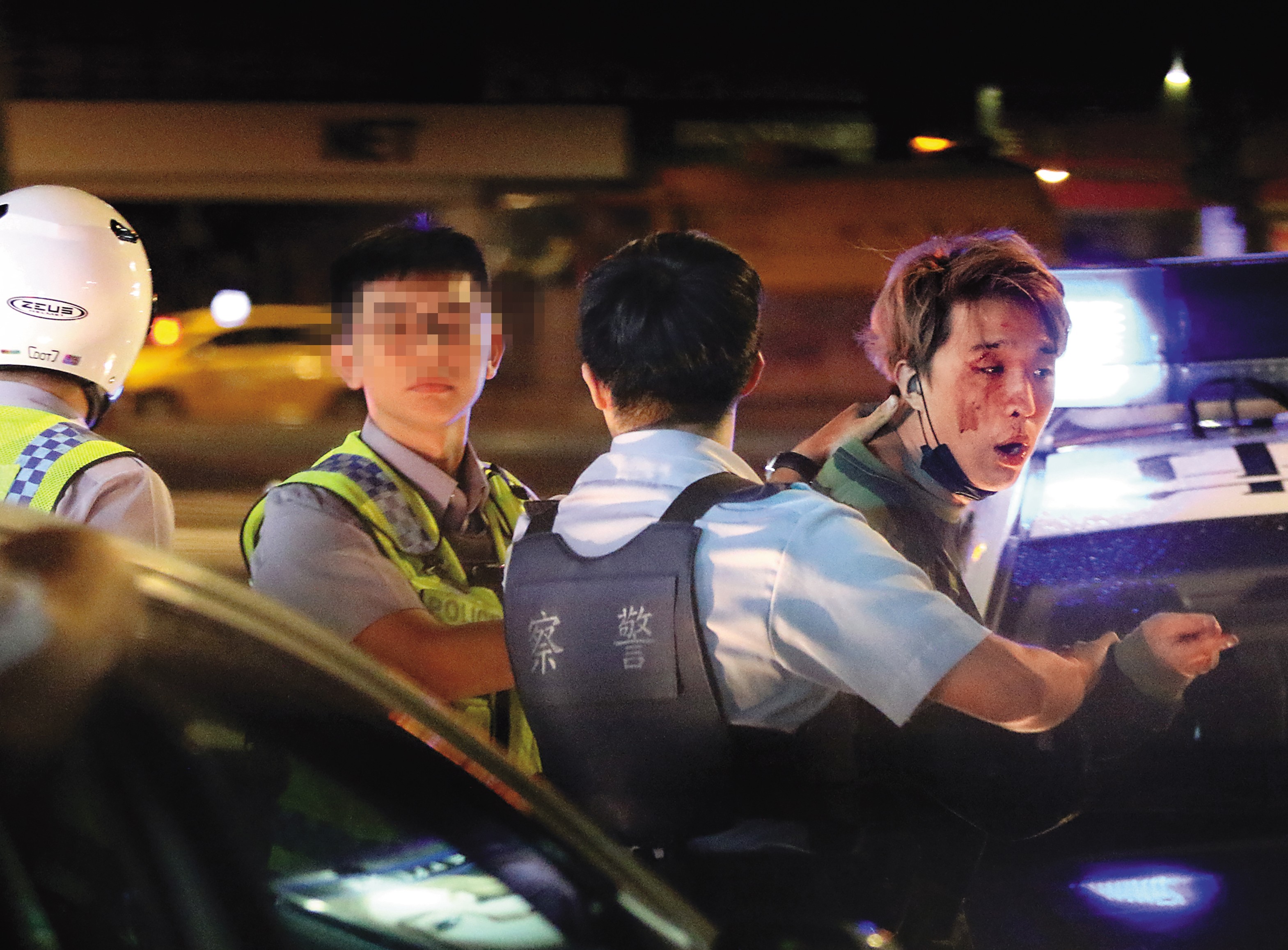 本刊曾拍到大根（右1）在KTV外肢體衝突，但結局是雙方息事寧人，後來也呈現一片祥和收尾。