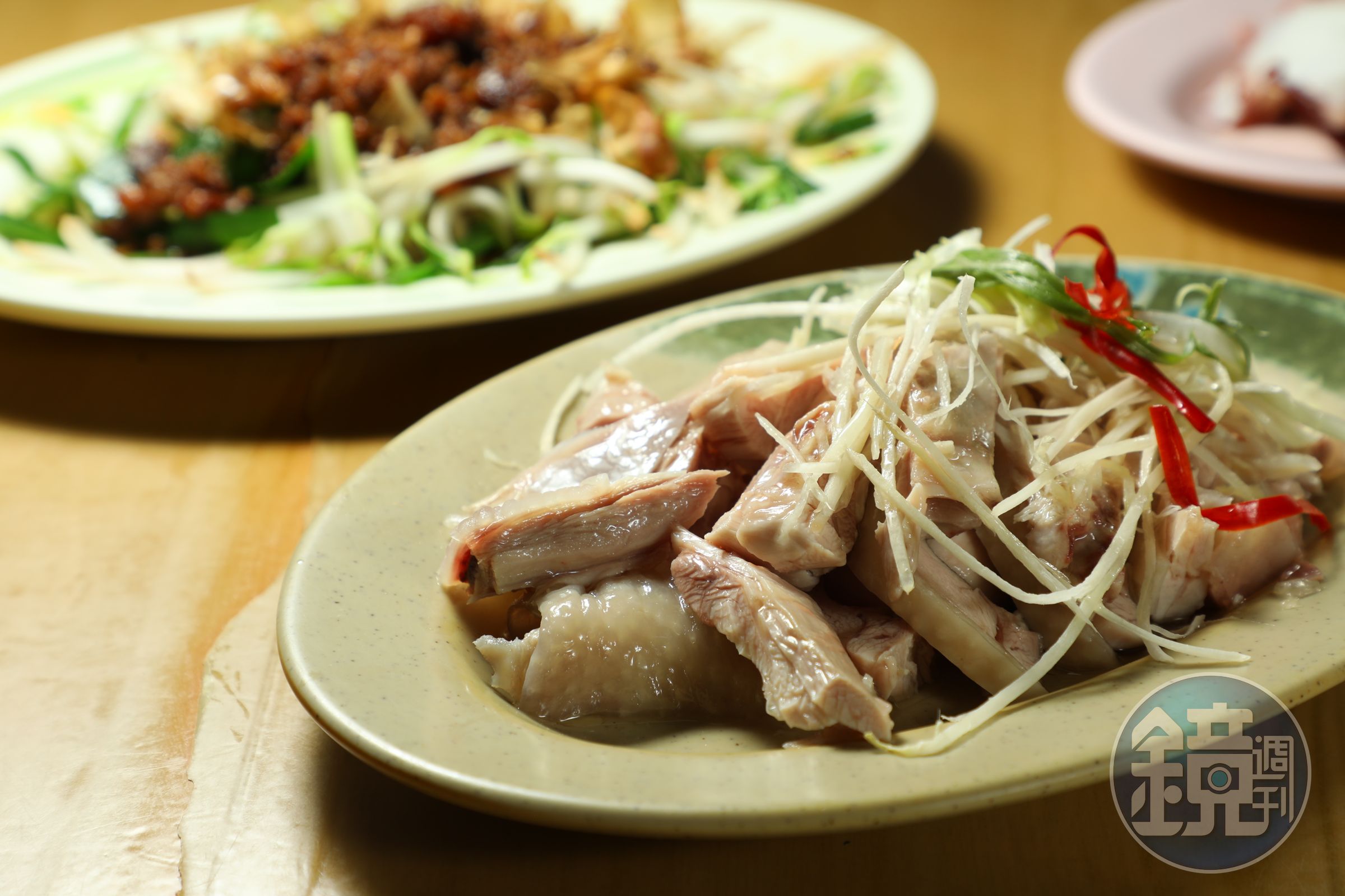 「涼油雞」的肉質很有韌勁,下酒最好。(200元/份)