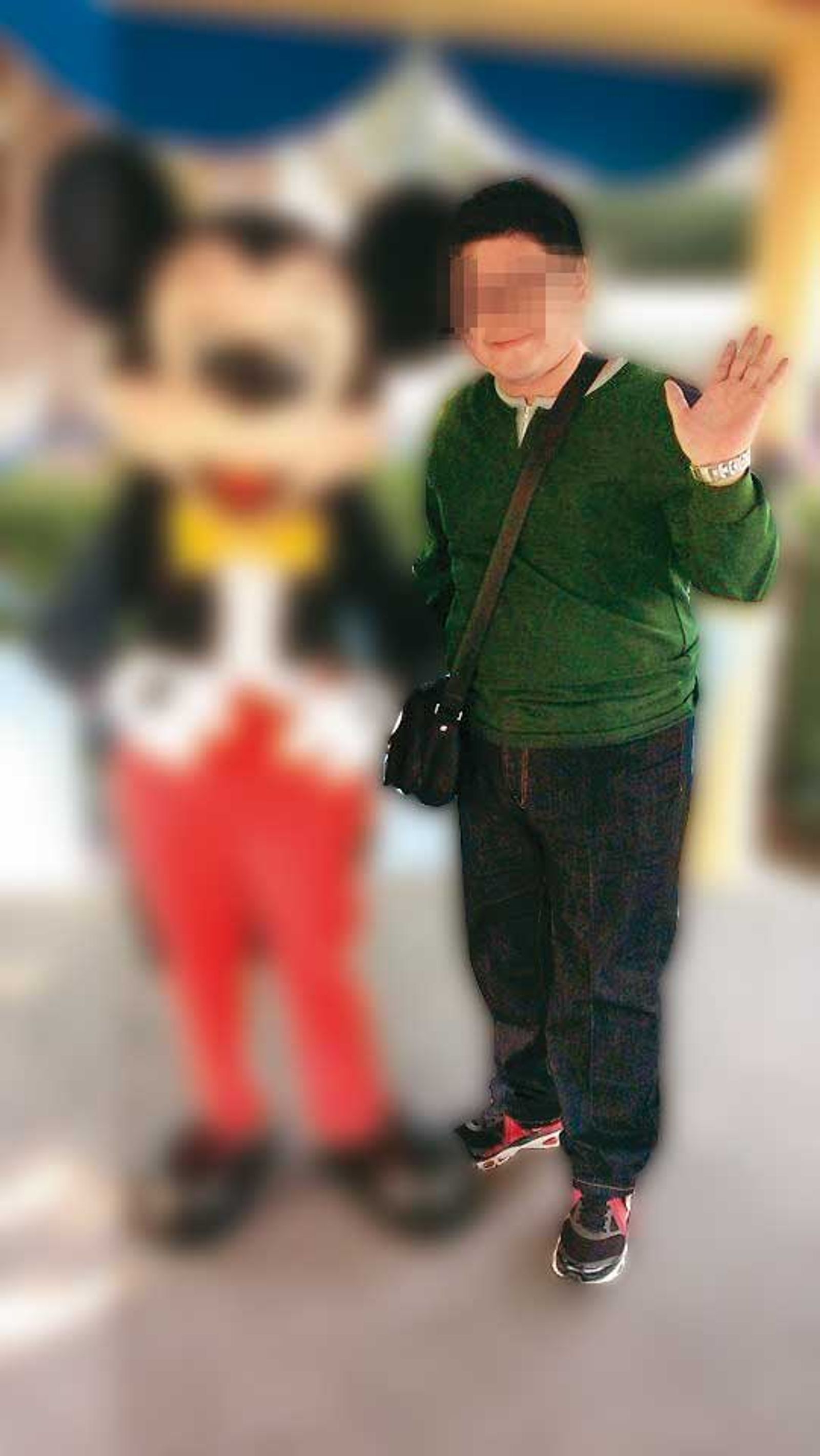 陳男（右）形象陽光，私底下卻是一匹偷拍<a href='/search/tags/色狼/' target='_blank'>色狼</a>。（翻攝臉書）