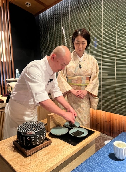 既是生活也是工作伙伴的押野夫婦，工作時十分有默契。