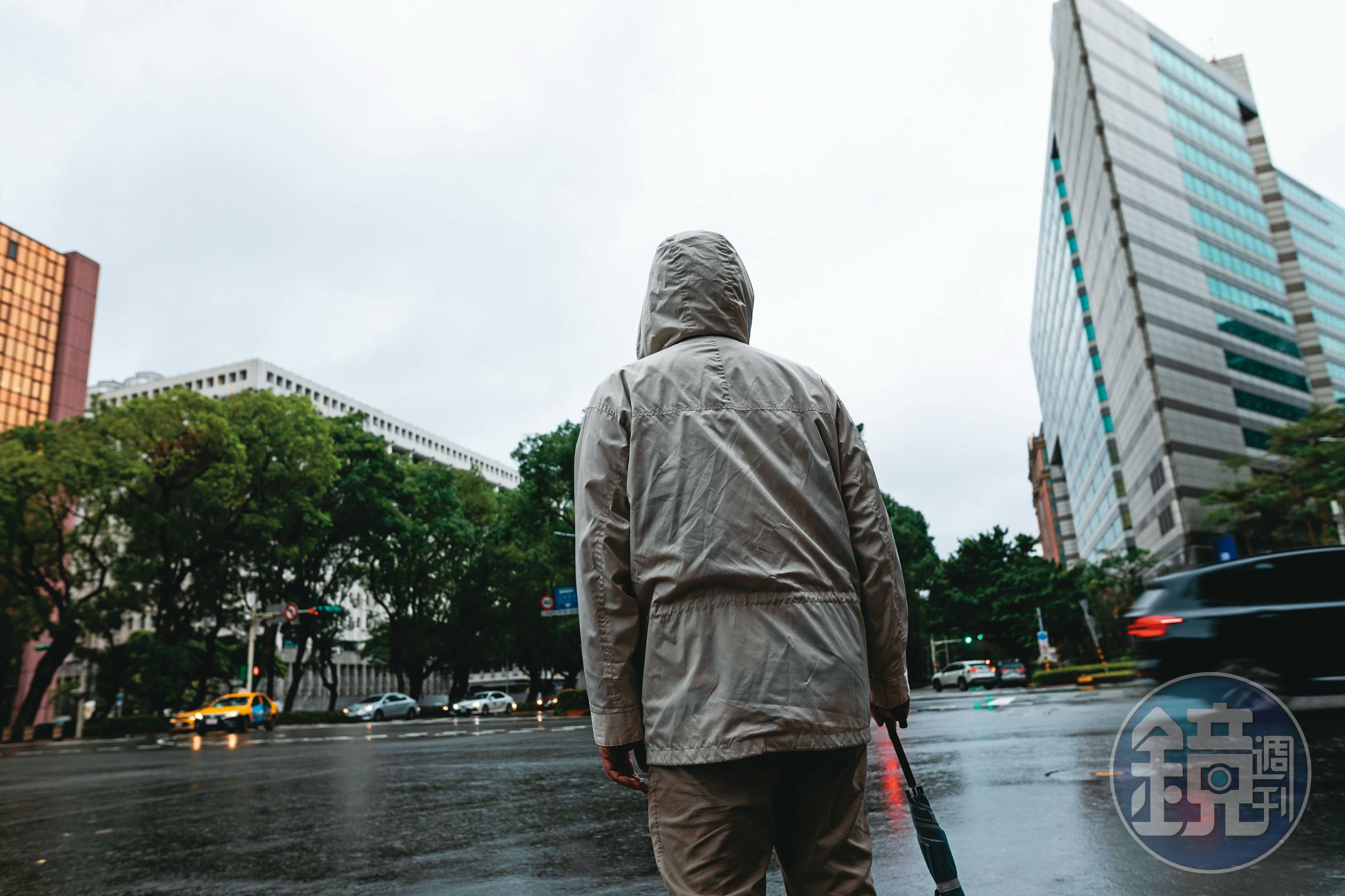 阿信是一名房屋仲介，在POP上課多年。