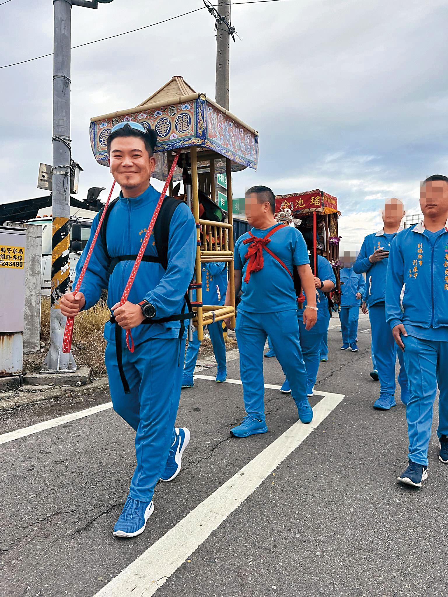 馬國畢對宮廟祭典頗為上心,還宣稱曾有過被神明感召的經驗。(翻攝自馬國畢加油團臉書)