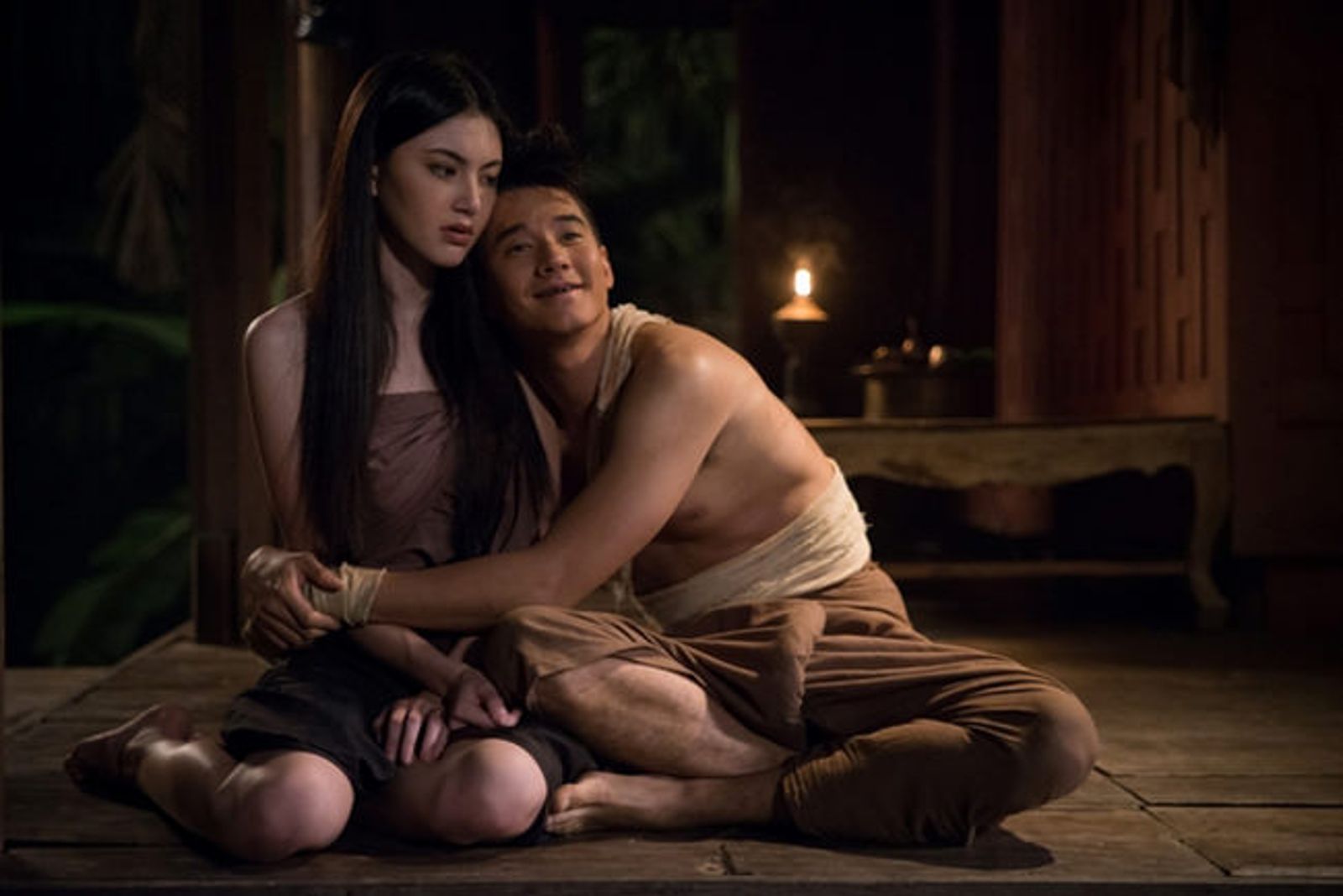 由知名泰星Mario與Mai主演的《淒厲人妻》,當年在台灣賣座不錯。(翻攝網路)