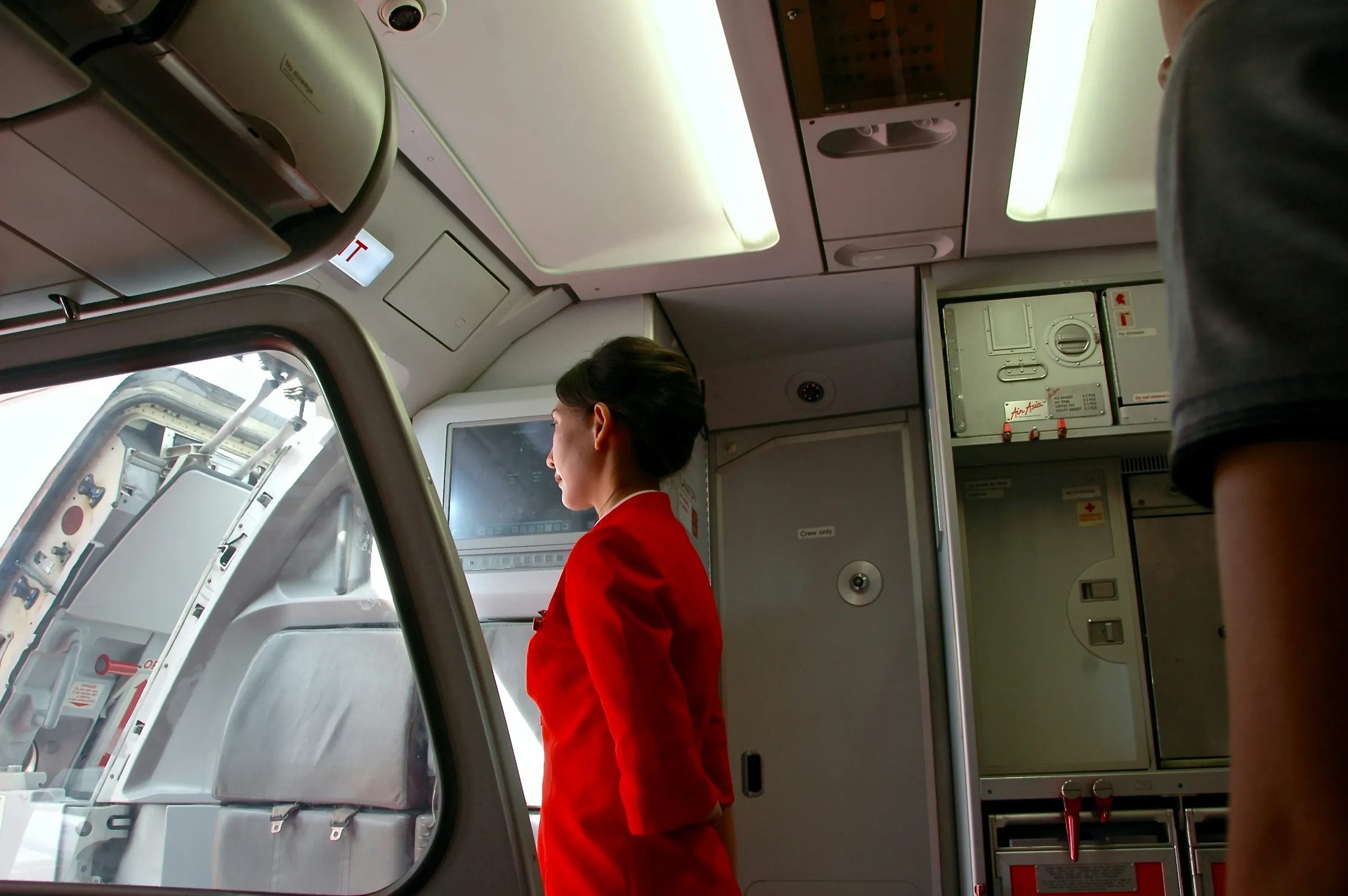 3位韓國空服員大力稱讚台灣旅客非常有禮貌,下機會主動向她們打招呼。(示意圖,unsplash)