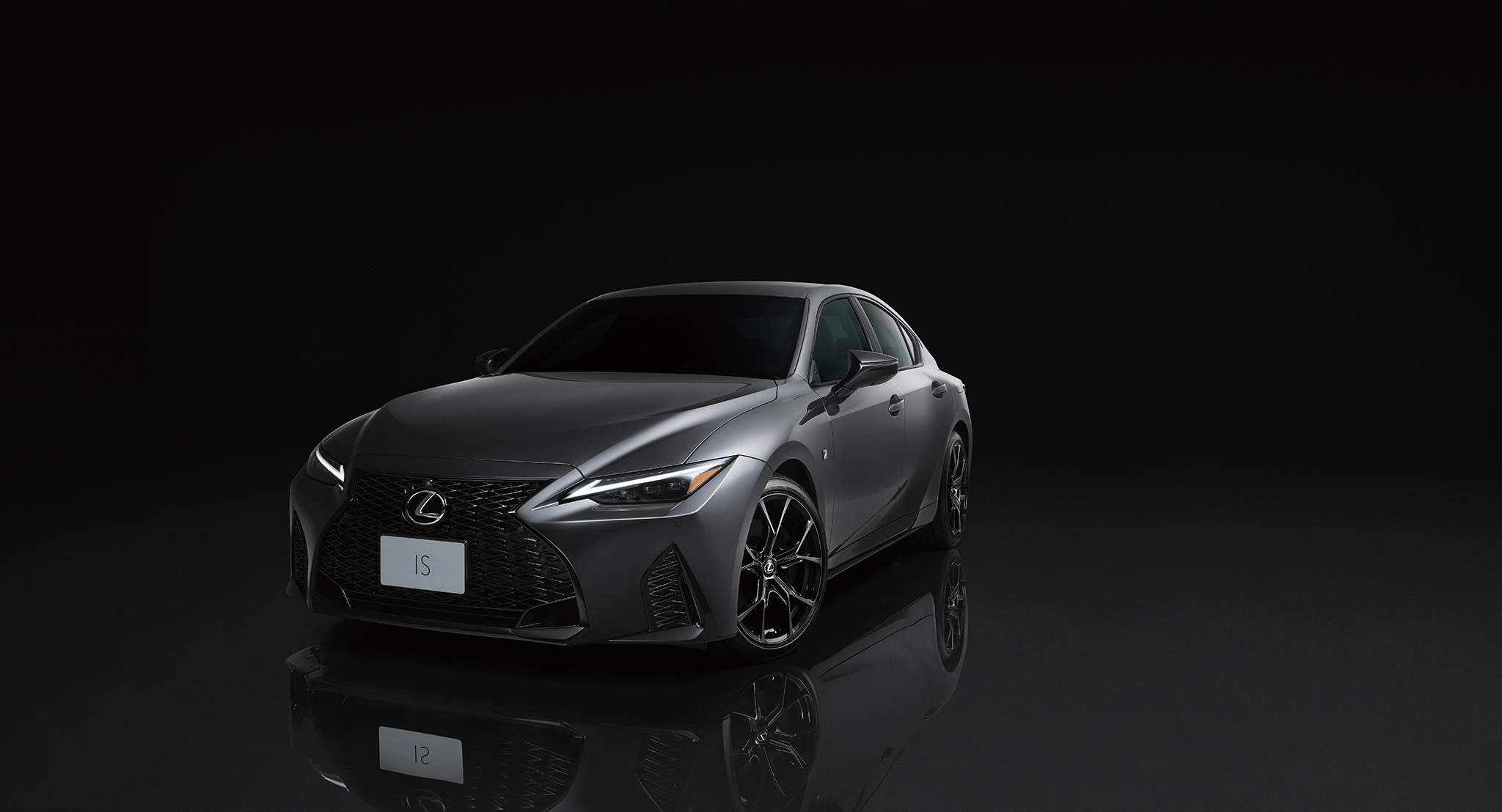 【新車登場】低調到無法忽視！LEXUS IS 300h F Sport Mode Black IV帶來無法抵抗的黑色誘惑！！