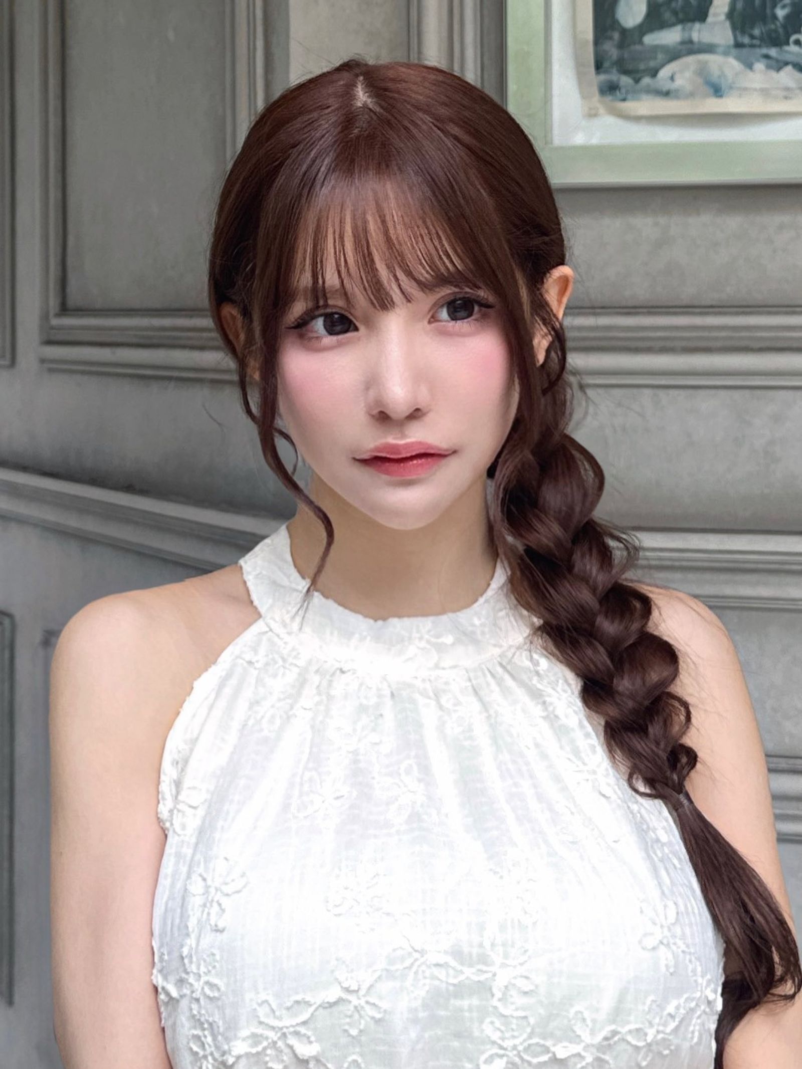 整形讓她從曾經被同學取笑的「暴牙妹」，變成如今的大眼甜美模樣。（翻攝自平瀨愛理Ｘ）