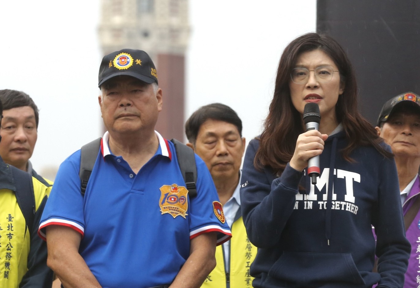 季麟連去年10月被鄭麗文邀請擔任國民黨副主席，近日卻因「開除韓國瑜」一說引發爭議。（鏡報董孟航）