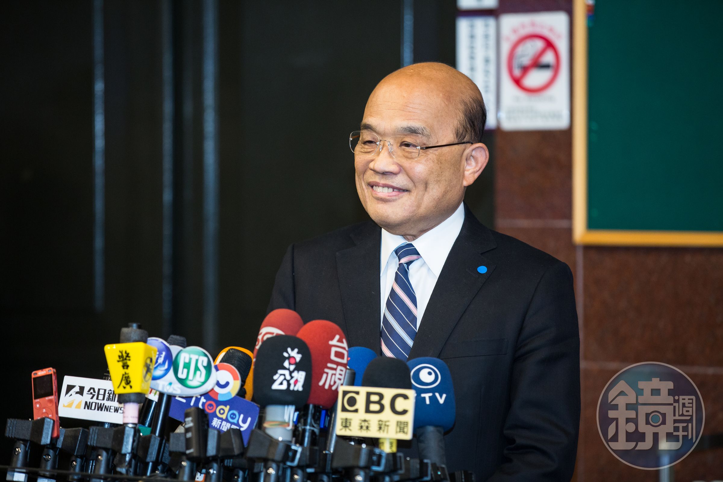 前行政院長蘇貞昌談到菲律賓熱浪停課事件,回憶起2年前推行「班班有冷氣政策」時遭到外界嘲諷的過程。(本刊資料照)