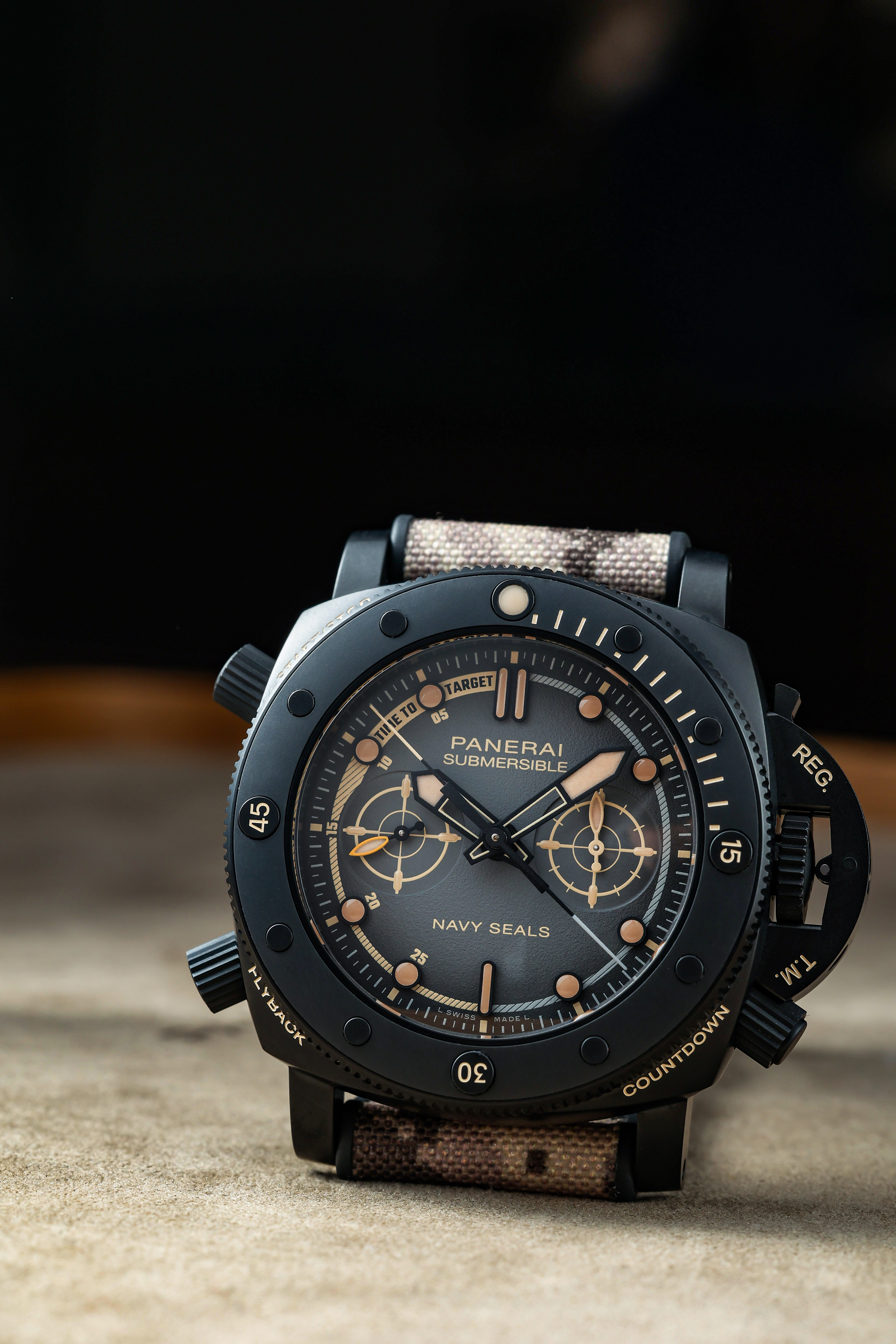 PAM01521，47mmDLC鈦金屬錶殼，裝載P.9100/R自動上鍊機芯，限量80只。